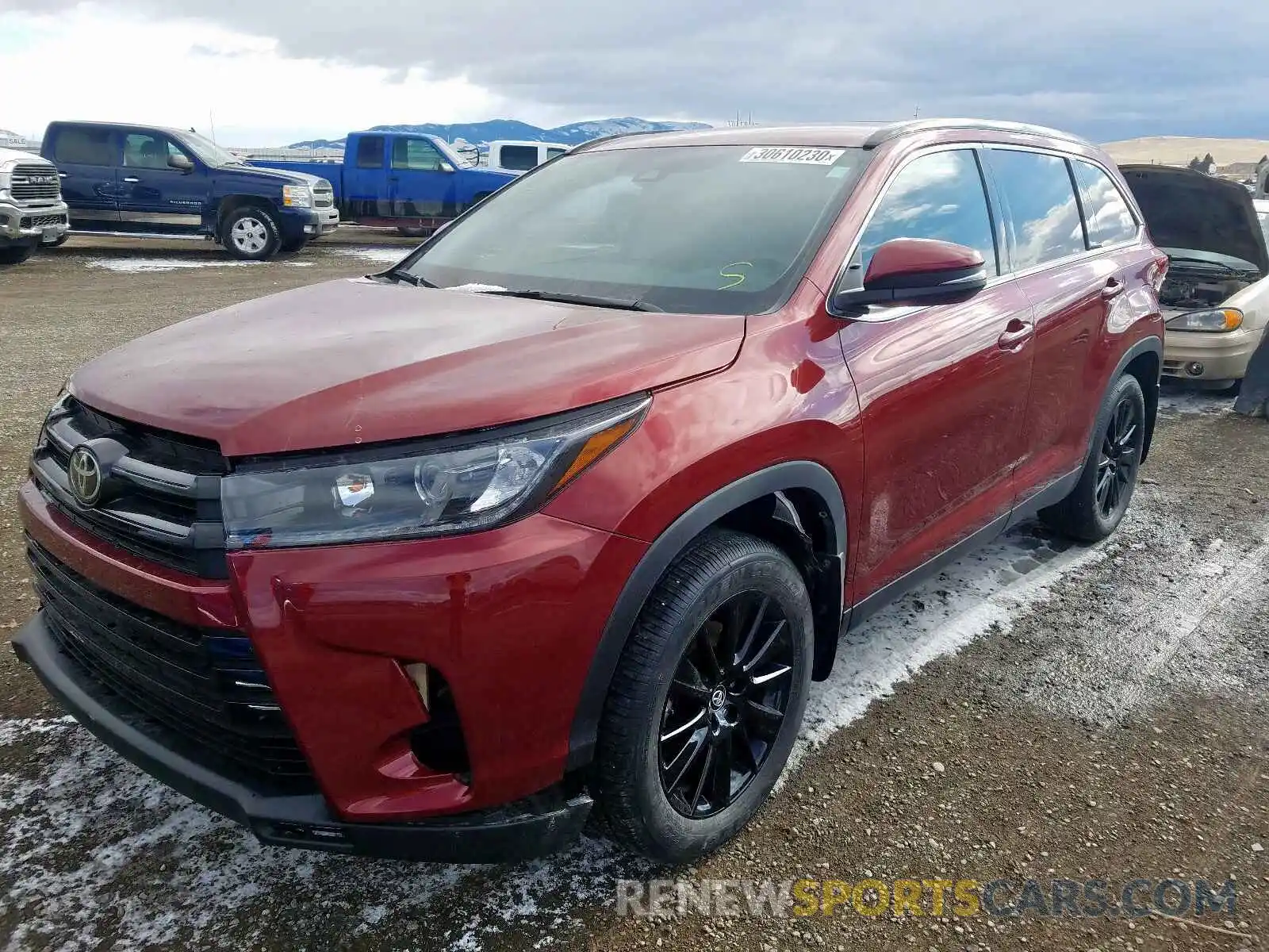 2 Photograph of a damaged car 5TDJZRFH3KS572532 TOYOTA HIGHLANDER 2019