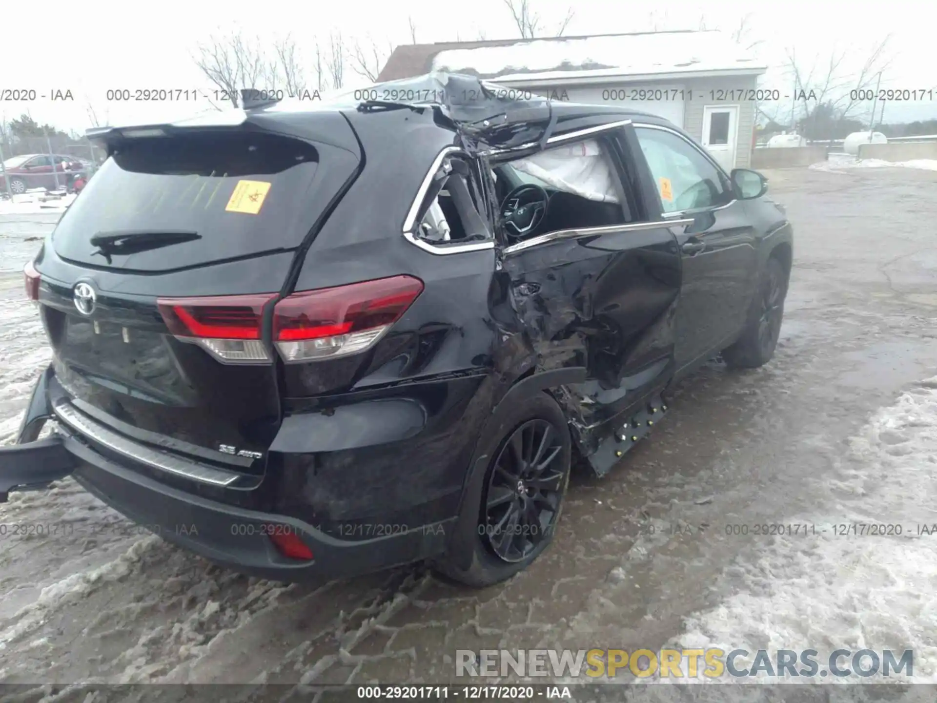 4 Photograph of a damaged car 5TDJZRFH3KS573146 TOYOTA HIGHLANDER 2019