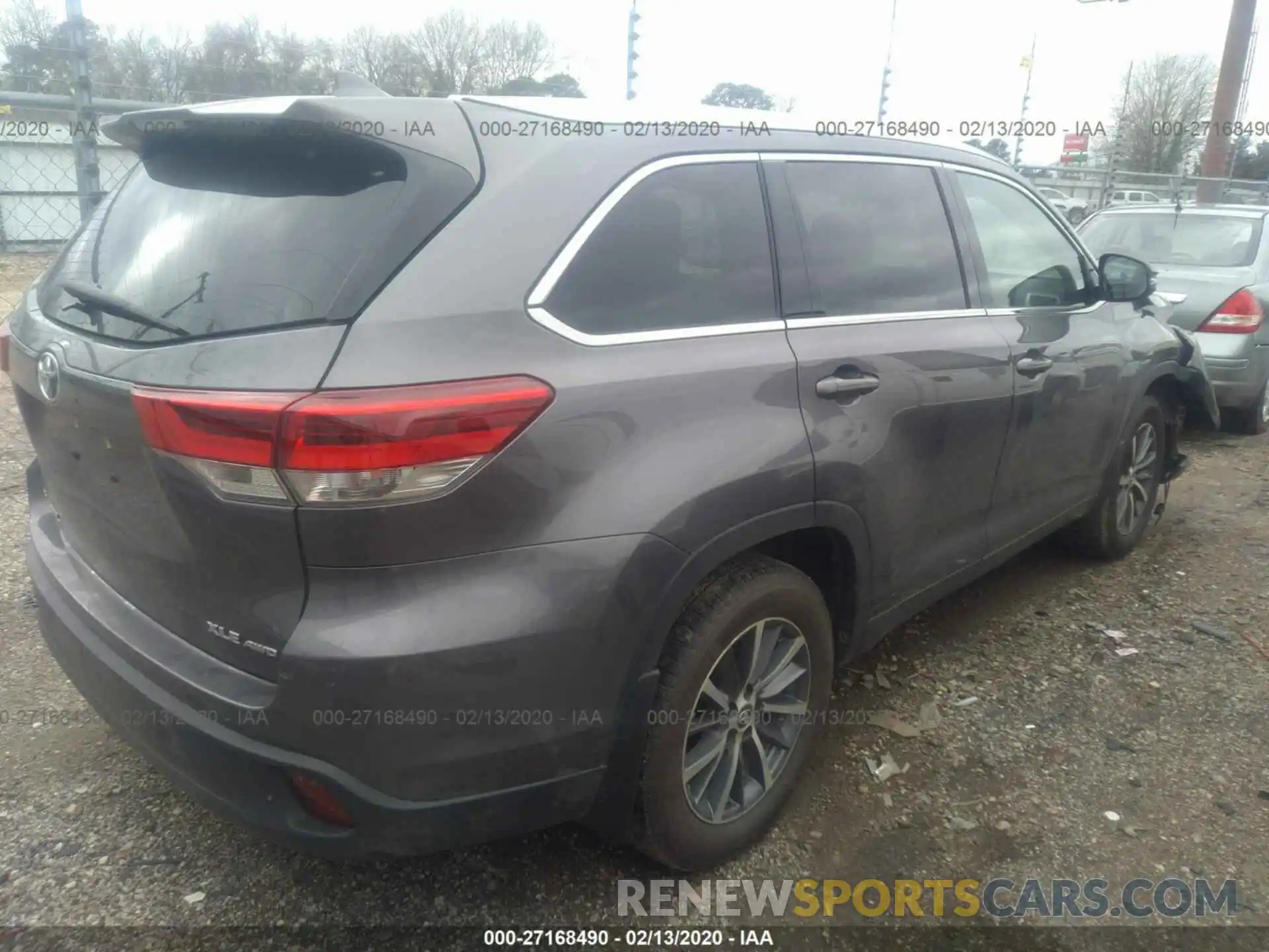 4 Photograph of a damaged car 5TDJZRFH3KS575074 TOYOTA HIGHLANDER 2019