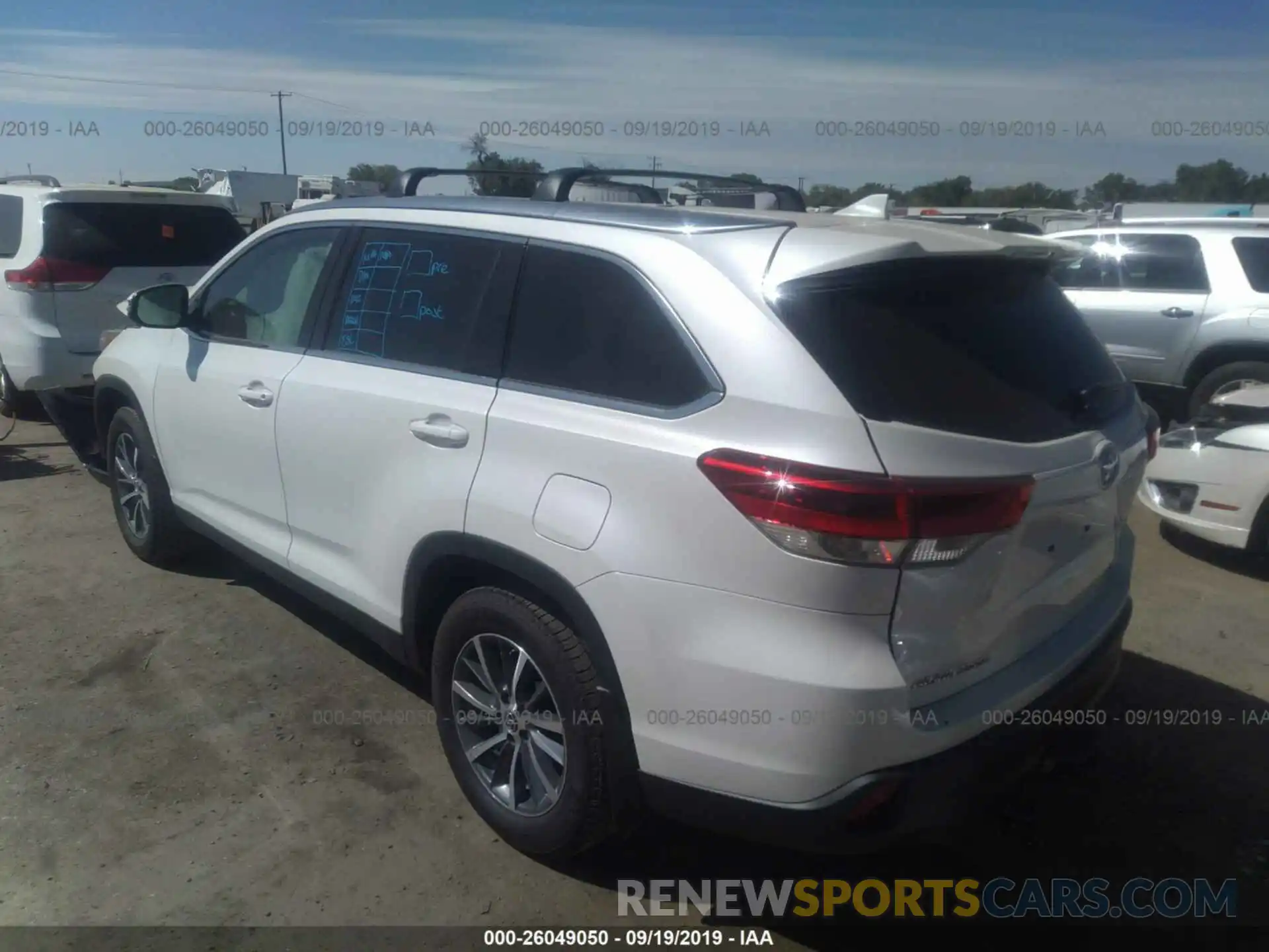 3 Фотография поврежденного автомобиля 5TDJZRFH3KS575463 TOYOTA HIGHLANDER 2019