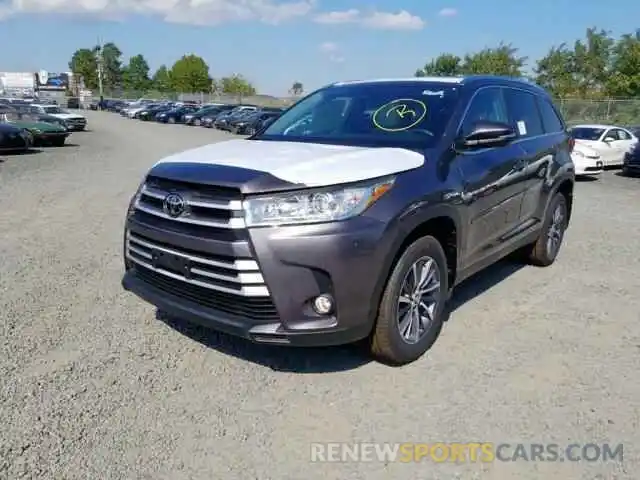 2 Photograph of a damaged car 5TDJZRFH3KS576144 TOYOTA HIGHLANDER 2019