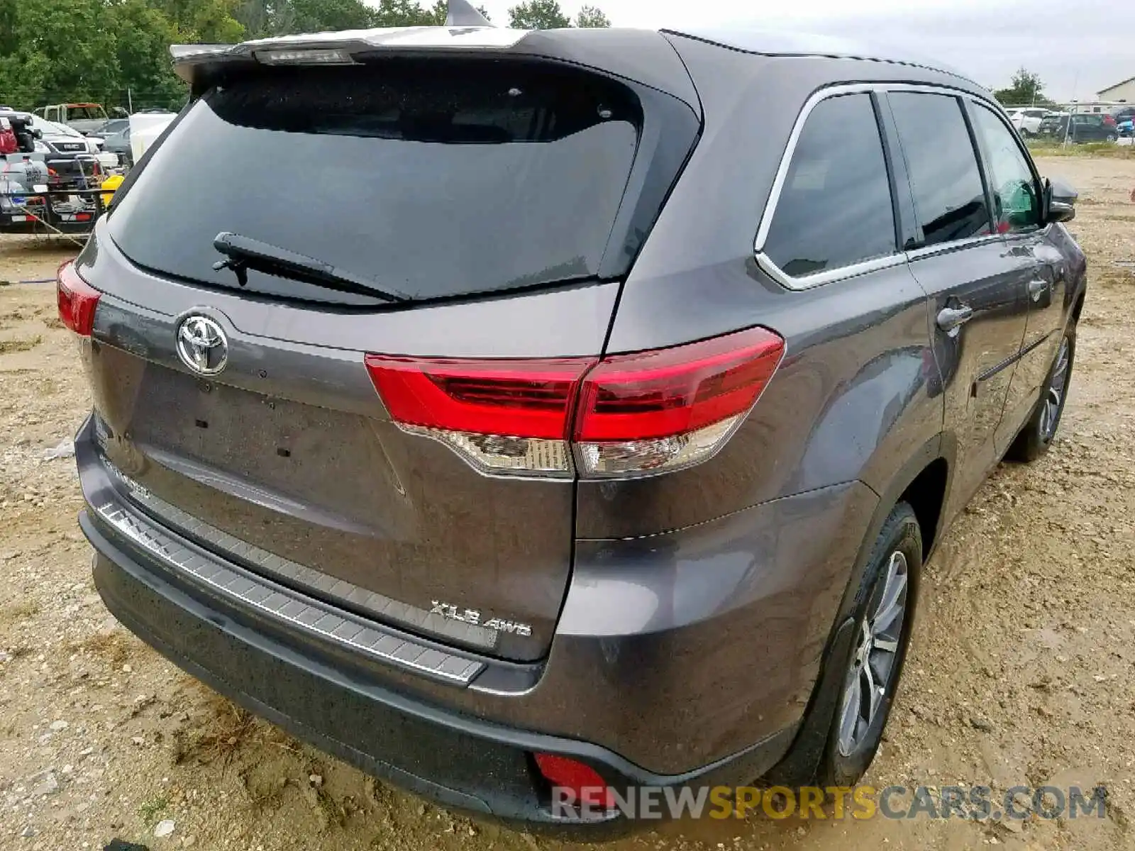 4 Фотография поврежденного автомобиля 5TDJZRFH3KS576239 TOYOTA HIGHLANDER 2019