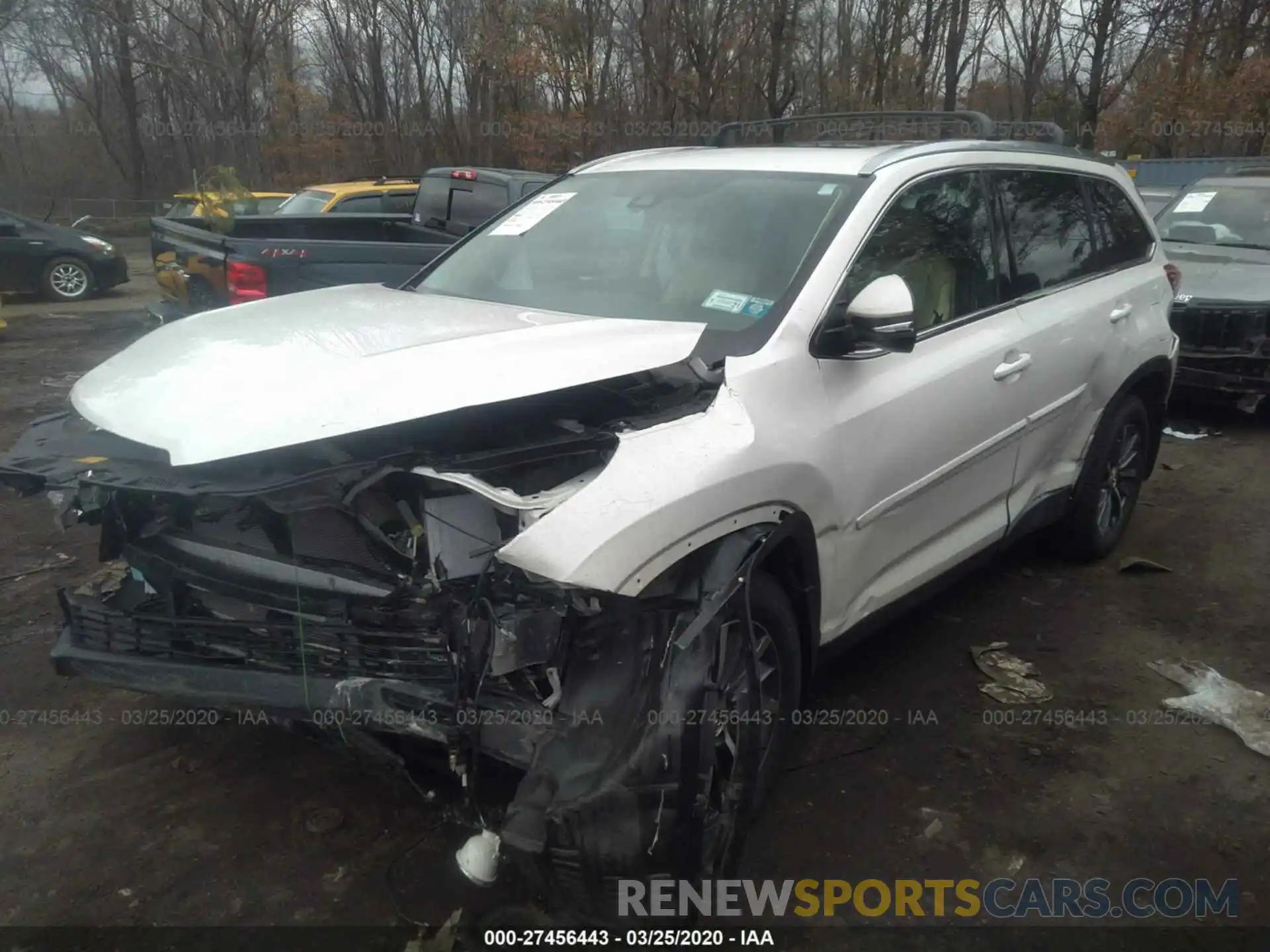 2 Photograph of a damaged car 5TDJZRFH3KS576502 TOYOTA HIGHLANDER 2019