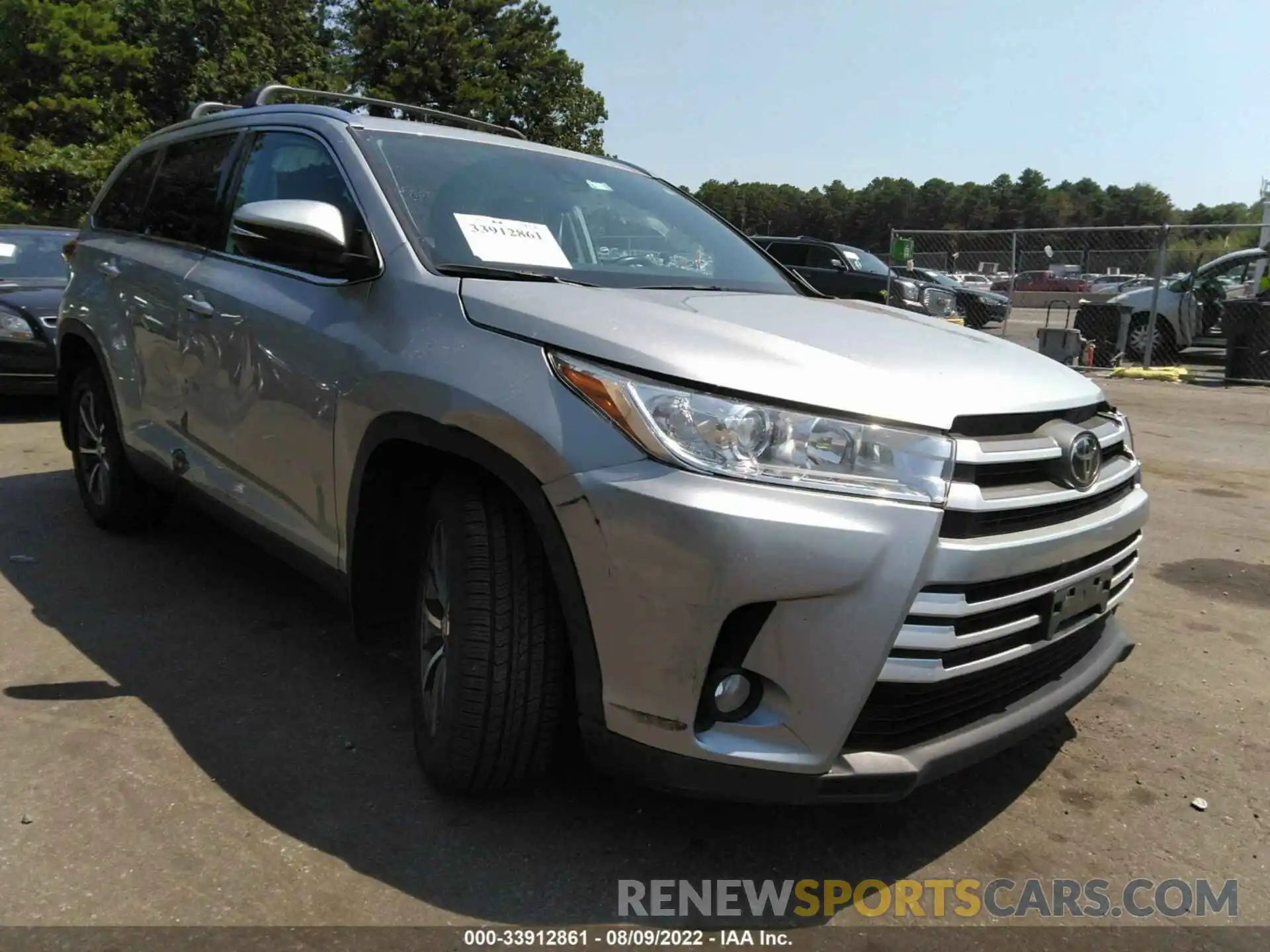 1 Photograph of a damaged car 5TDJZRFH3KS577990 TOYOTA HIGHLANDER 2019