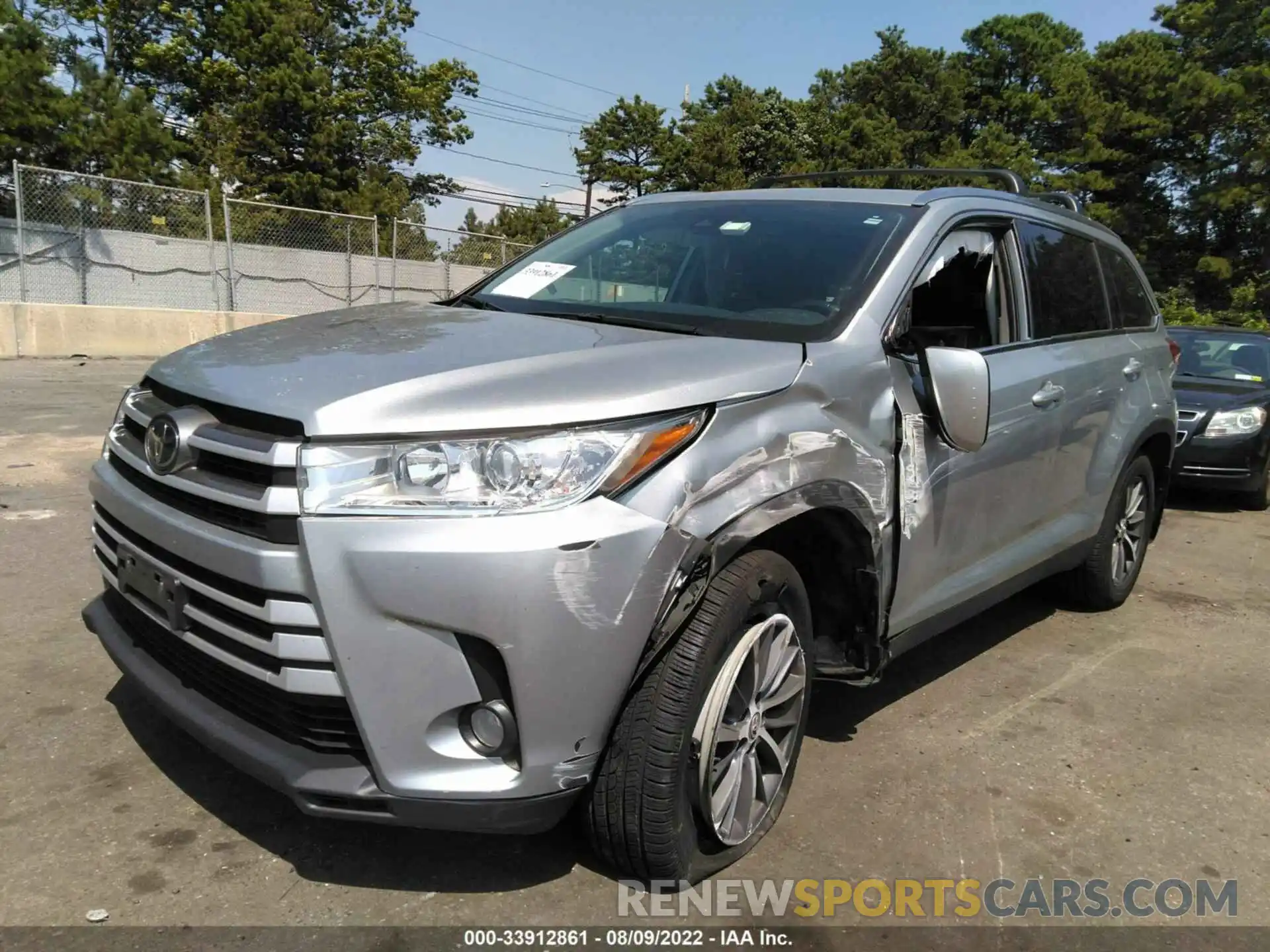 2 Photograph of a damaged car 5TDJZRFH3KS577990 TOYOTA HIGHLANDER 2019