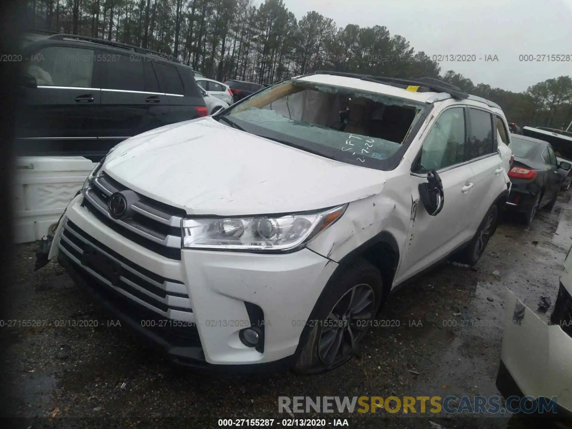 2 Photograph of a damaged car 5TDJZRFH3KS579514 TOYOTA HIGHLANDER 2019