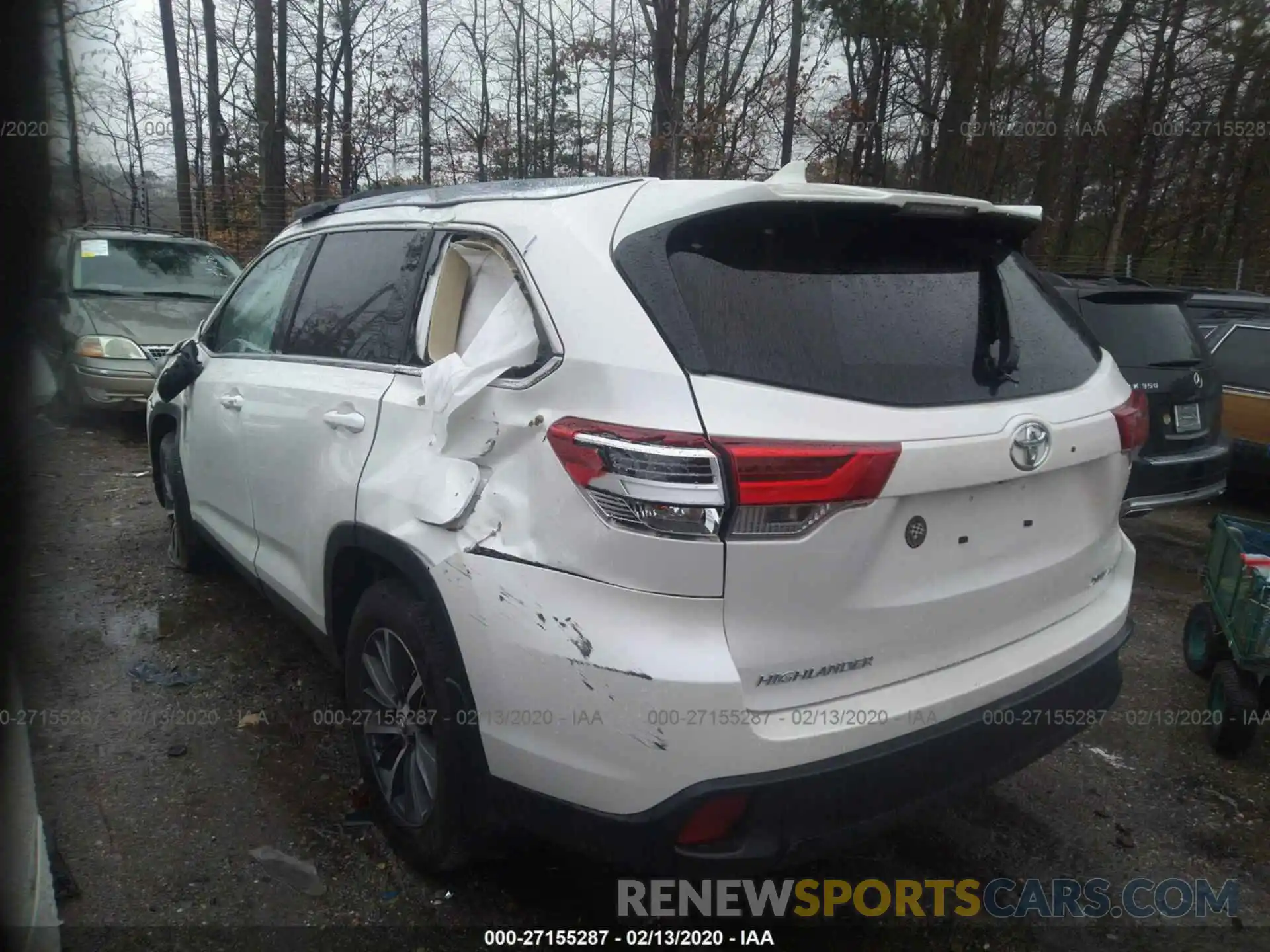 3 Photograph of a damaged car 5TDJZRFH3KS579514 TOYOTA HIGHLANDER 2019