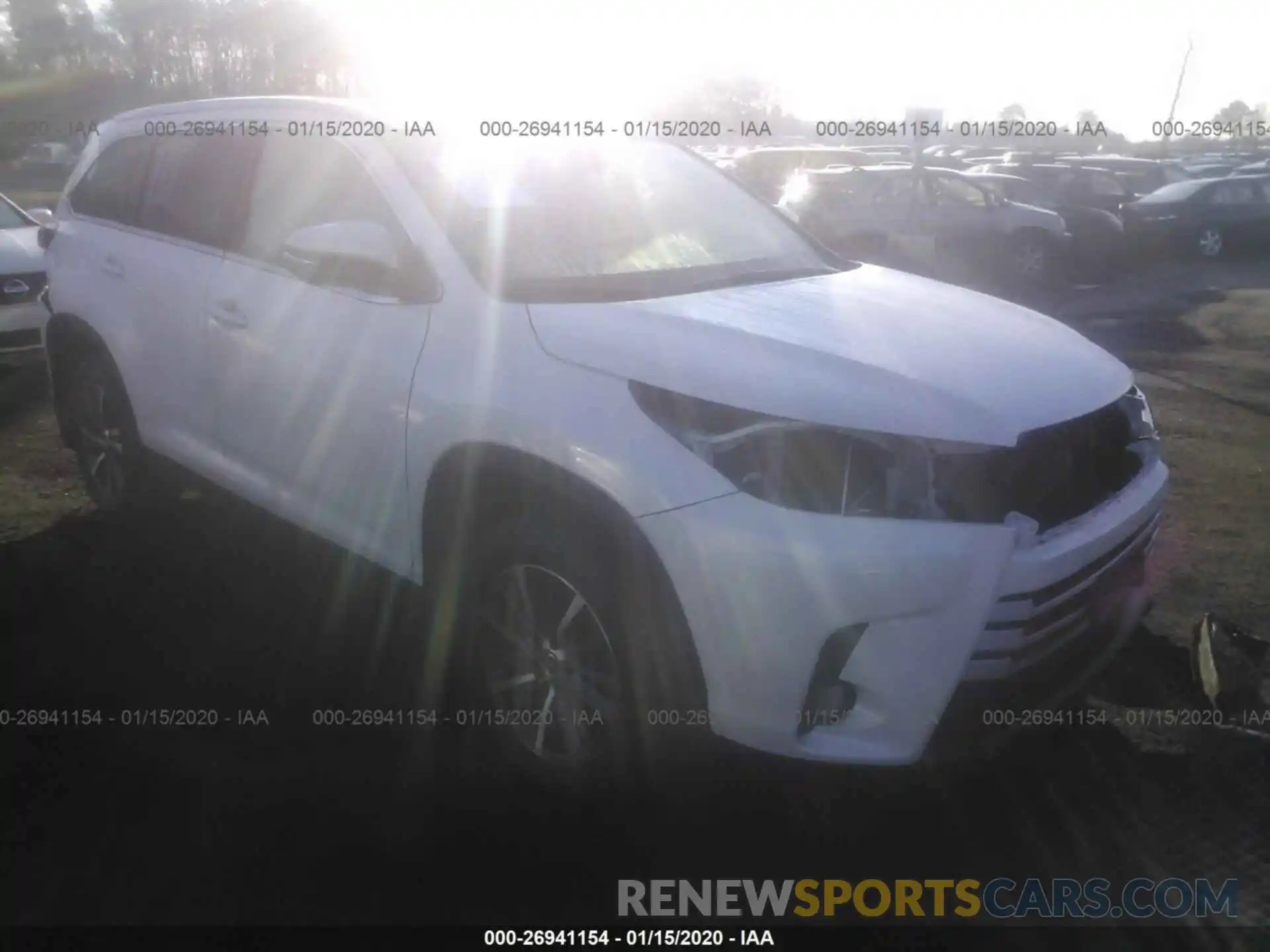 1 Photograph of a damaged car 5TDJZRFH3KS580145 TOYOTA HIGHLANDER 2019