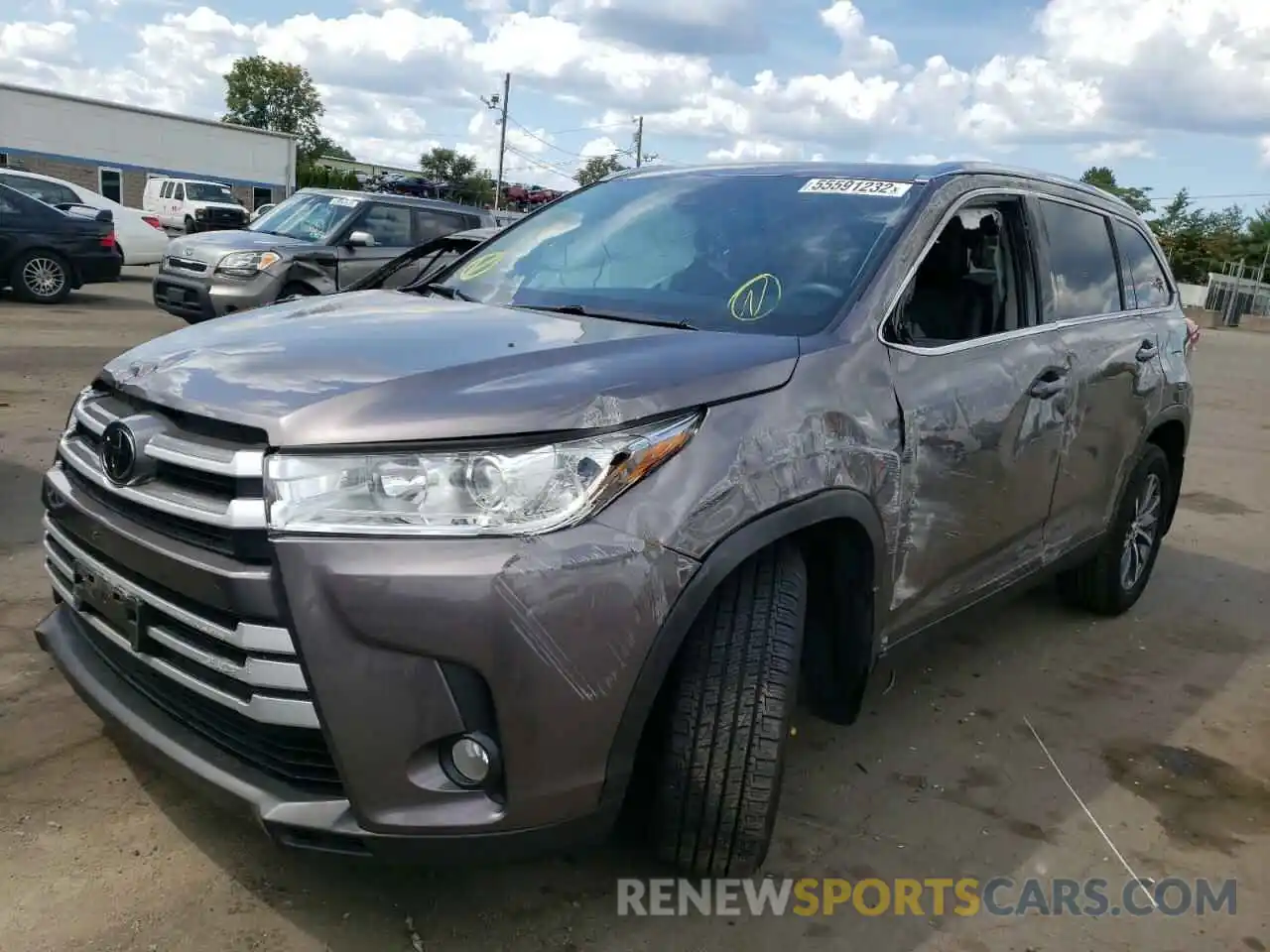 2 Photograph of a damaged car 5TDJZRFH3KS580498 TOYOTA HIGHLANDER 2019