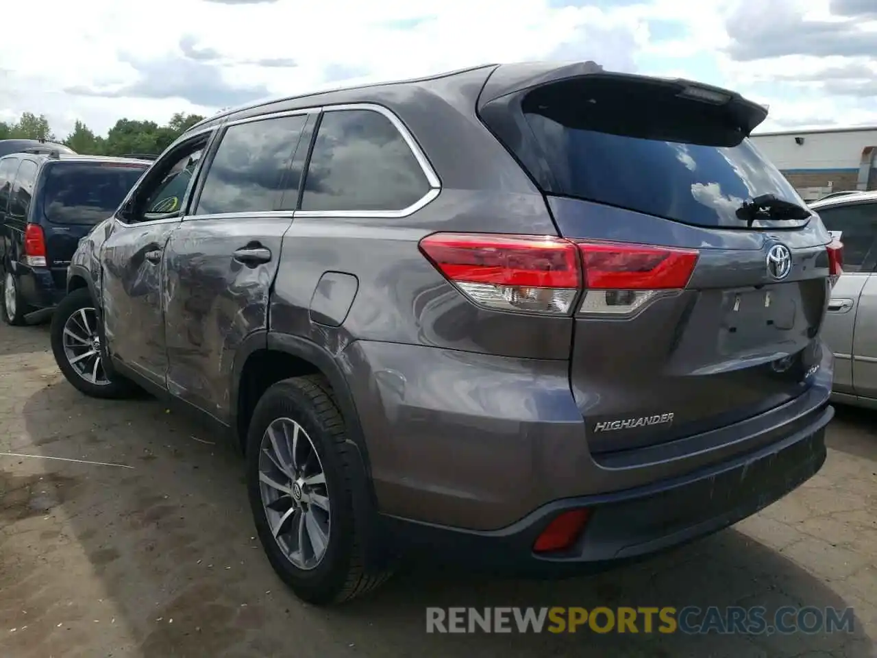 3 Photograph of a damaged car 5TDJZRFH3KS580498 TOYOTA HIGHLANDER 2019