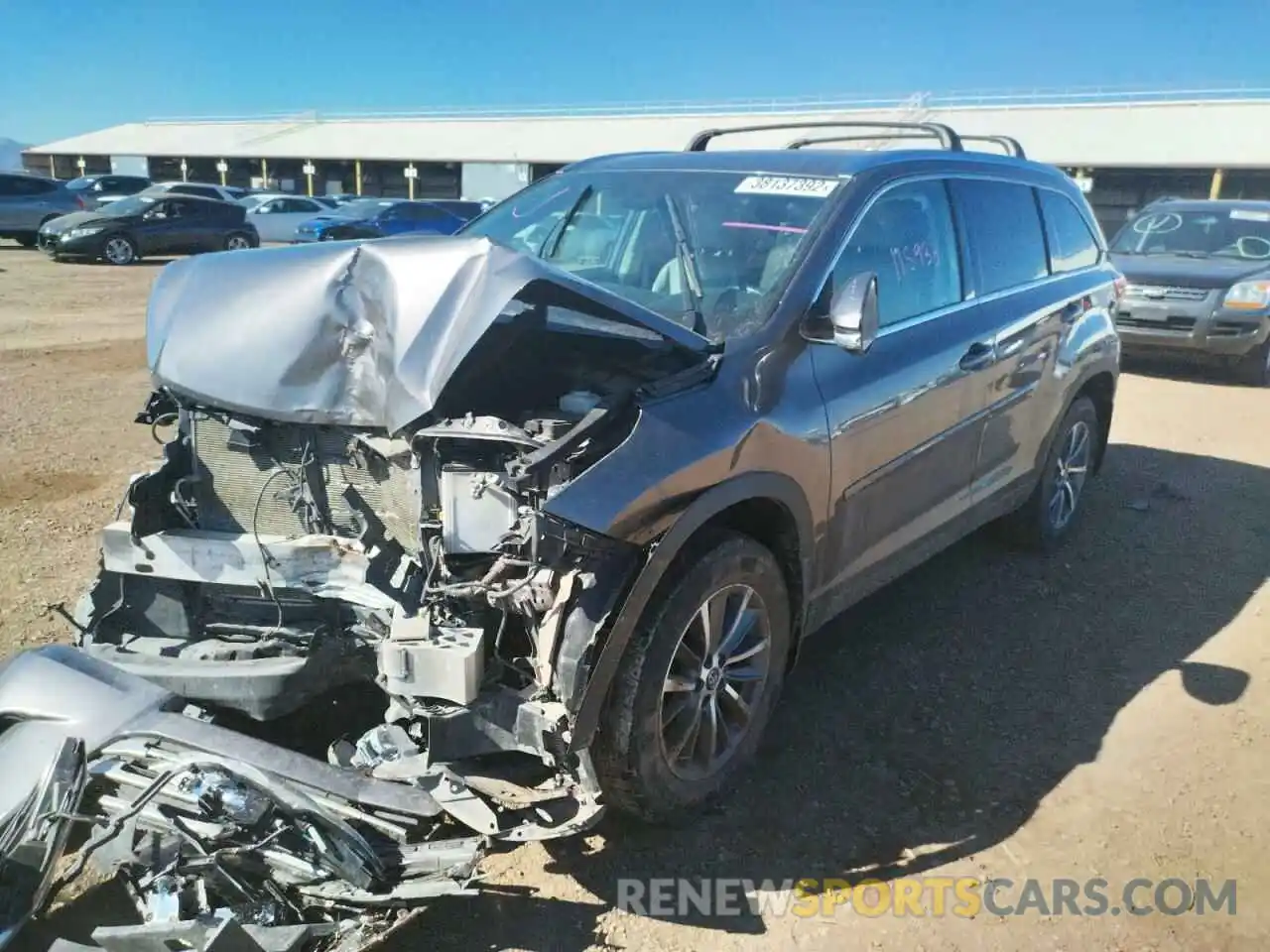 2 Photograph of a damaged car 5TDJZRFH3KS581165 TOYOTA HIGHLANDER 2019