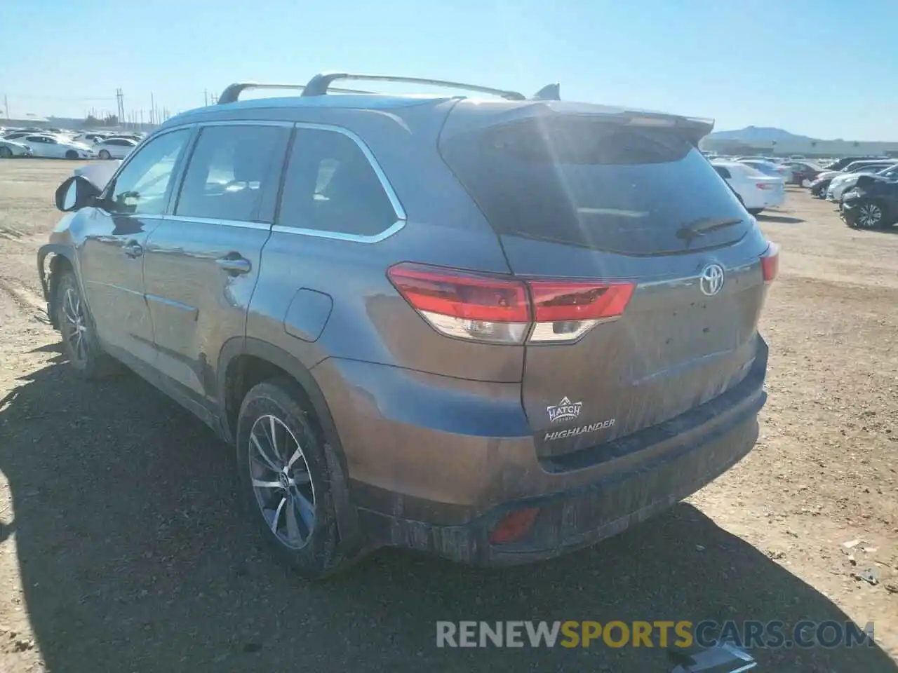 3 Photograph of a damaged car 5TDJZRFH3KS581165 TOYOTA HIGHLANDER 2019