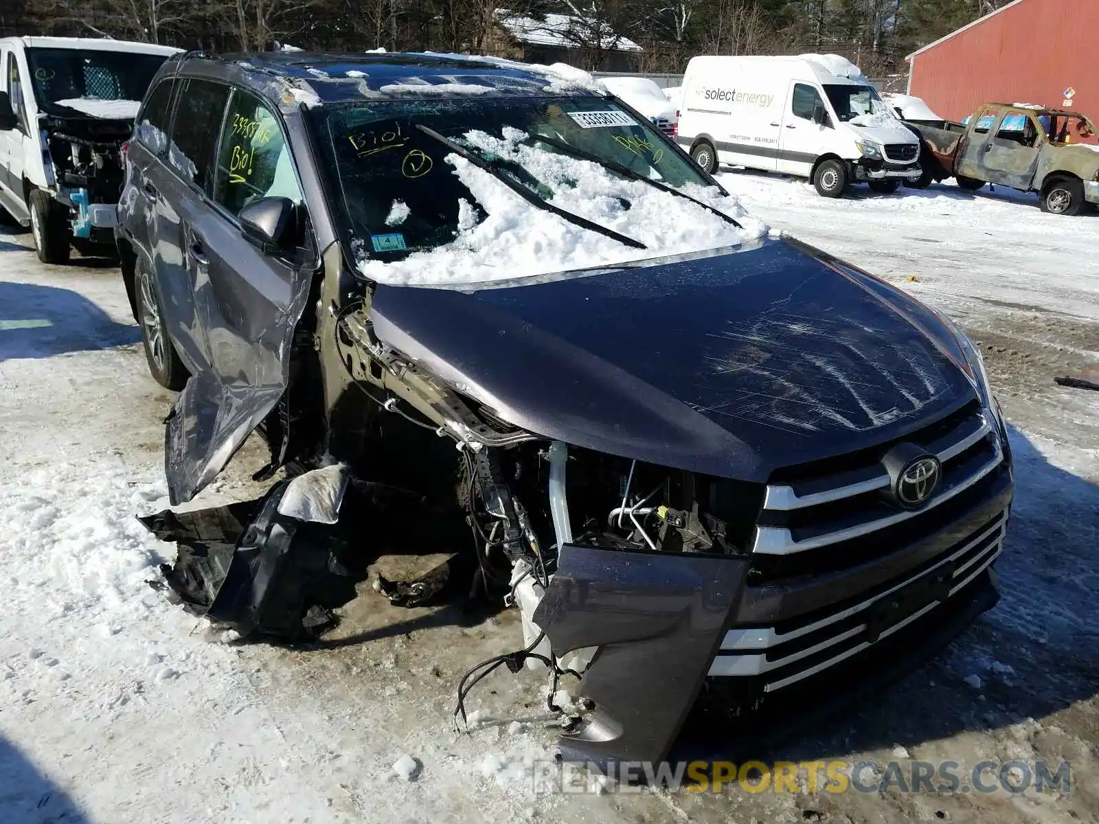 1 Photograph of a damaged car 5TDJZRFH3KS581697 TOYOTA HIGHLANDER 2019