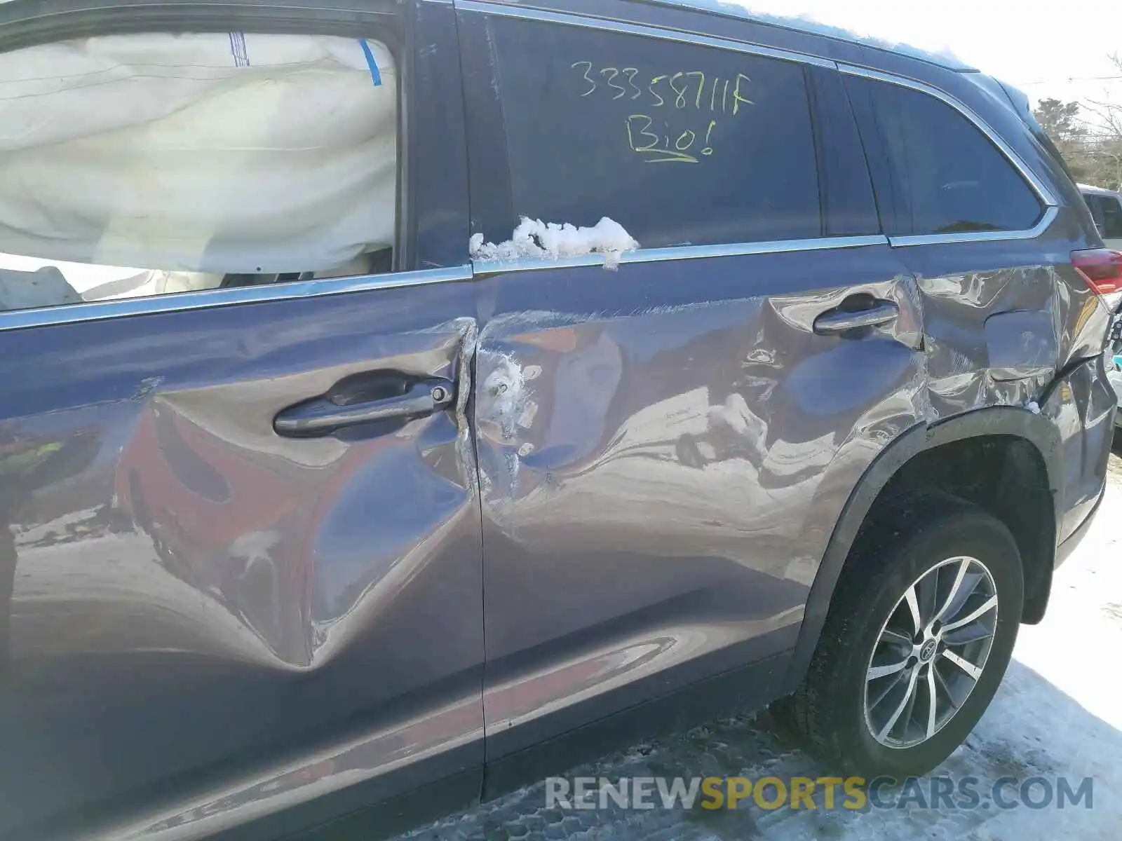 10 Photograph of a damaged car 5TDJZRFH3KS581697 TOYOTA HIGHLANDER 2019