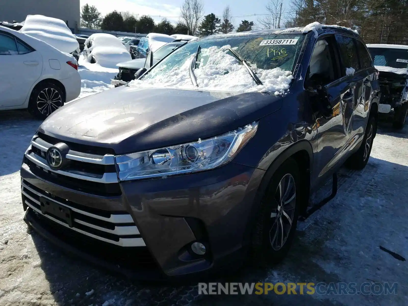 2 Photograph of a damaged car 5TDJZRFH3KS581697 TOYOTA HIGHLANDER 2019