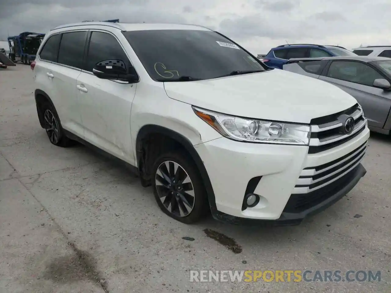 1 Photograph of a damaged car 5TDJZRFH3KS581764 TOYOTA HIGHLANDER 2019