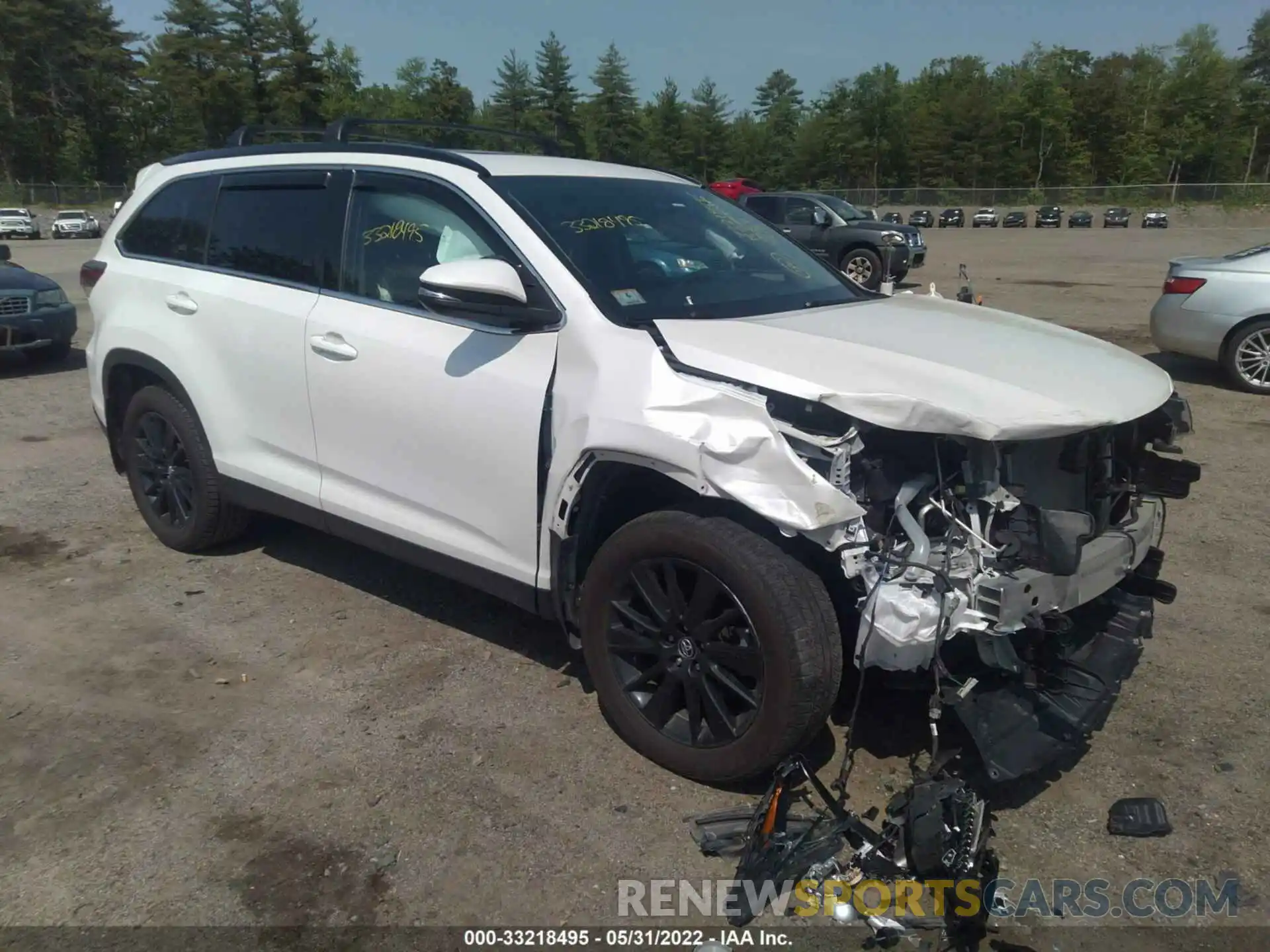 1 Photograph of a damaged car 5TDJZRFH3KS584907 TOYOTA HIGHLANDER 2019