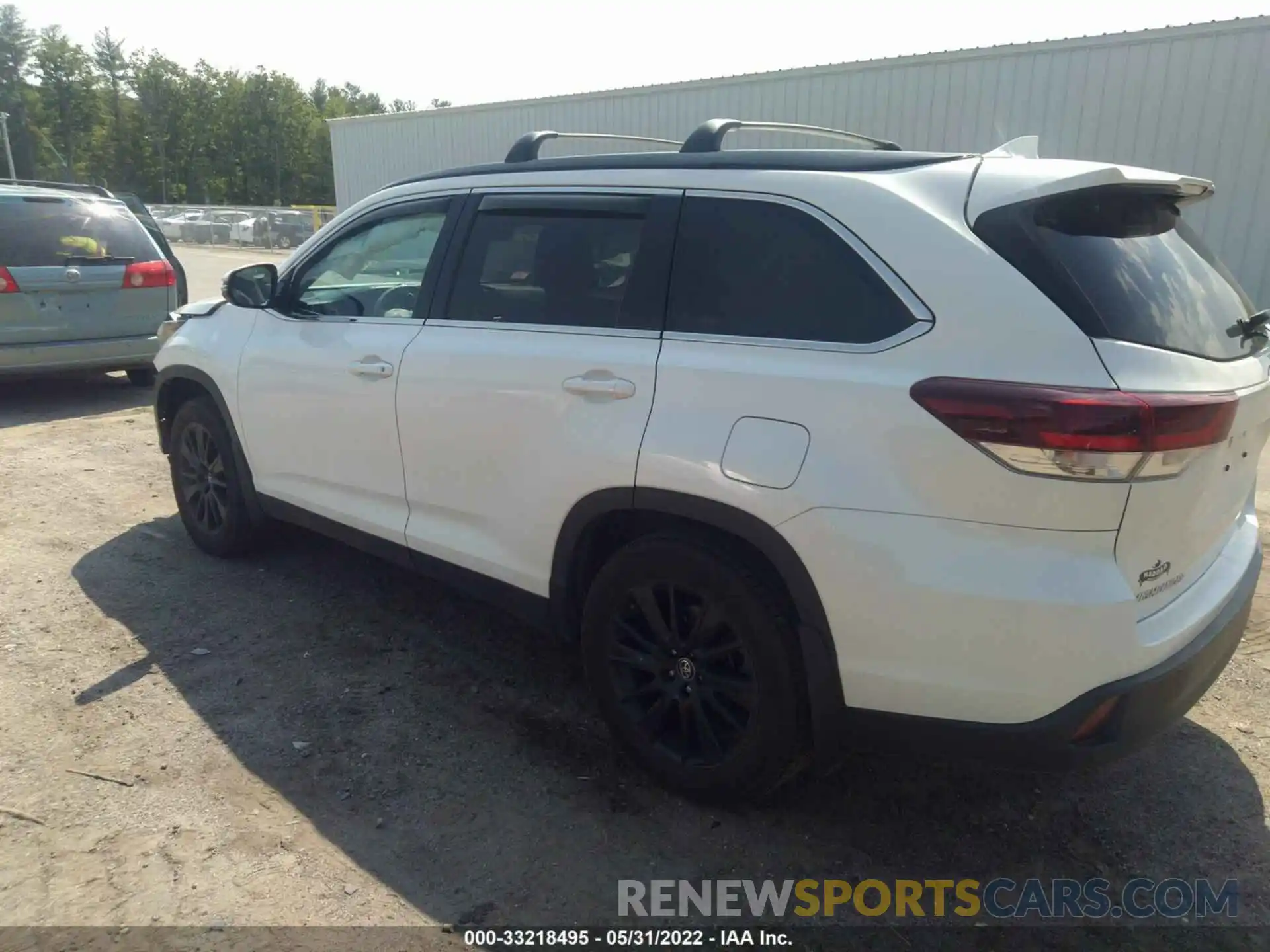 3 Photograph of a damaged car 5TDJZRFH3KS584907 TOYOTA HIGHLANDER 2019