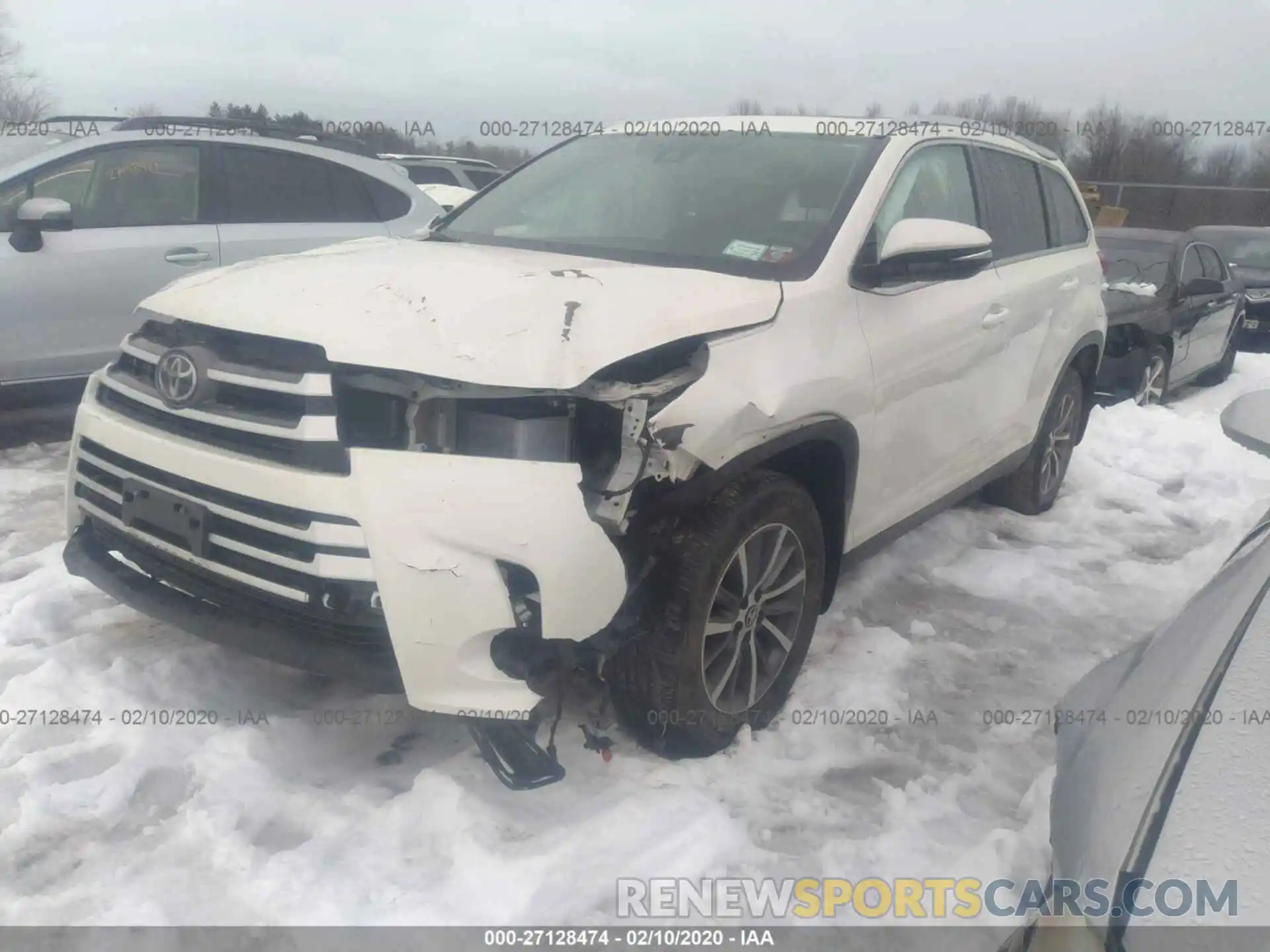 2 Photograph of a damaged car 5TDJZRFH3KS585765 TOYOTA HIGHLANDER 2019