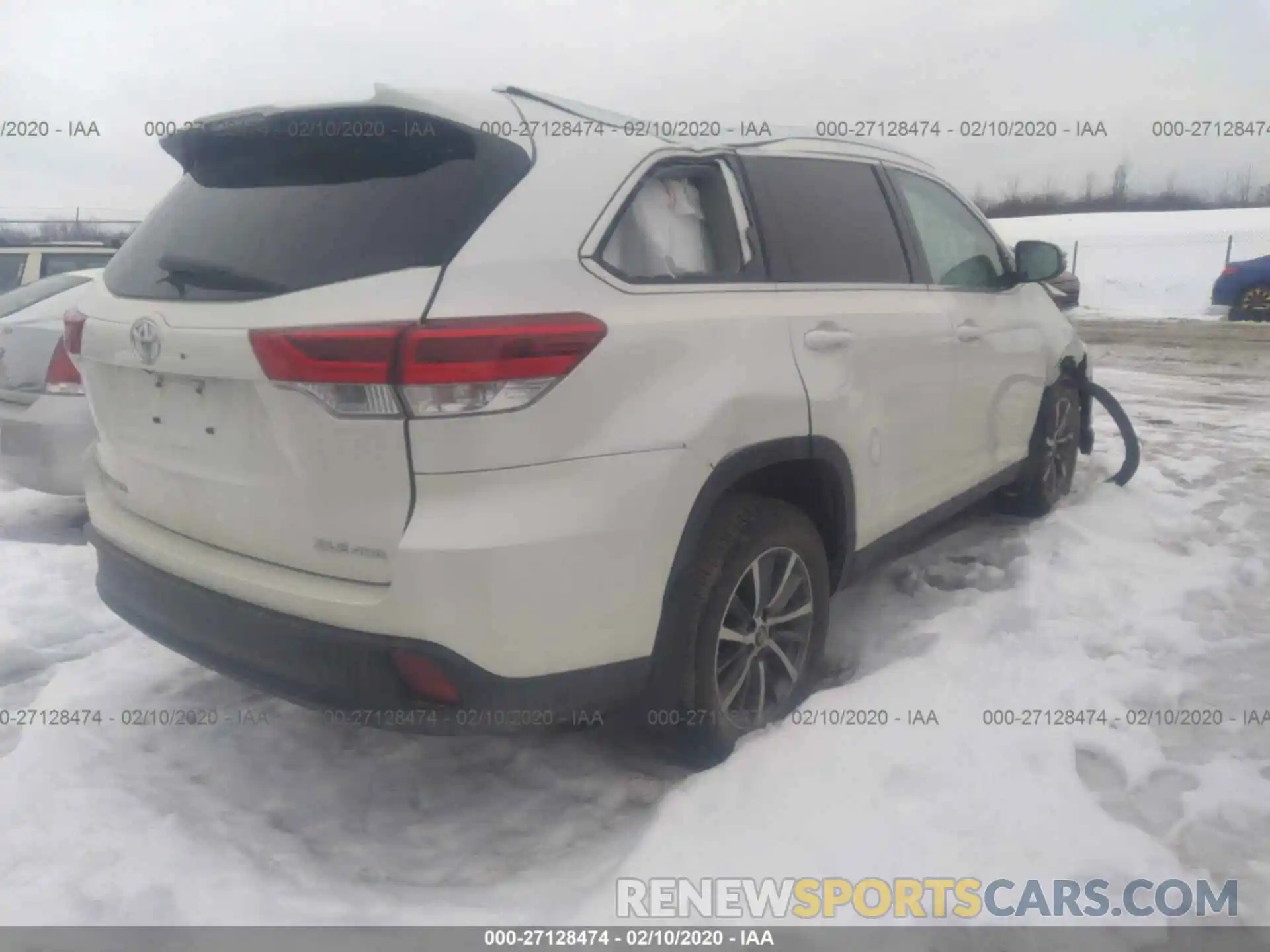 4 Photograph of a damaged car 5TDJZRFH3KS585765 TOYOTA HIGHLANDER 2019