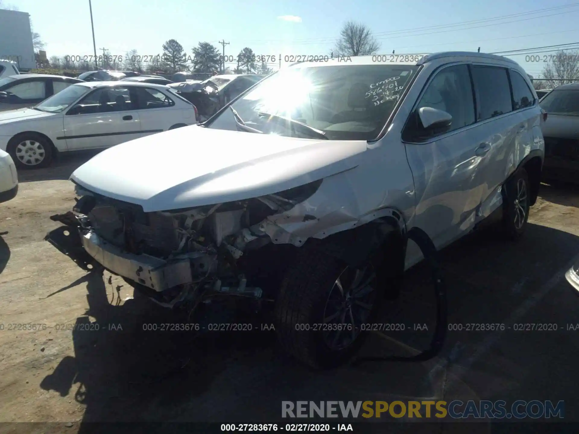 2 Photograph of a damaged car 5TDJZRFH3KS586401 TOYOTA HIGHLANDER 2019