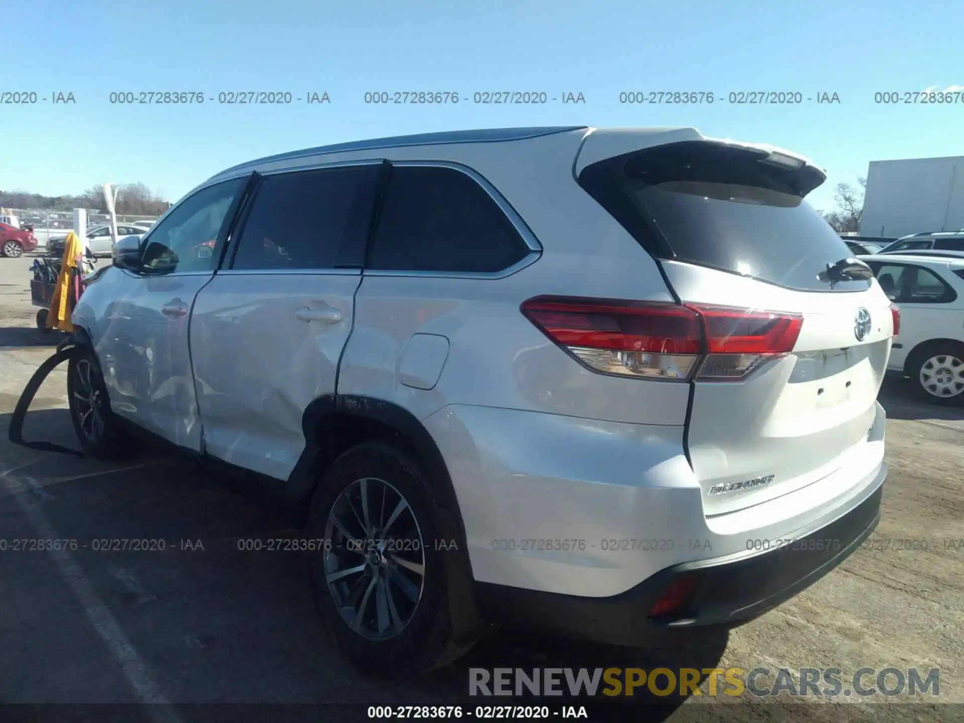 3 Photograph of a damaged car 5TDJZRFH3KS586401 TOYOTA HIGHLANDER 2019