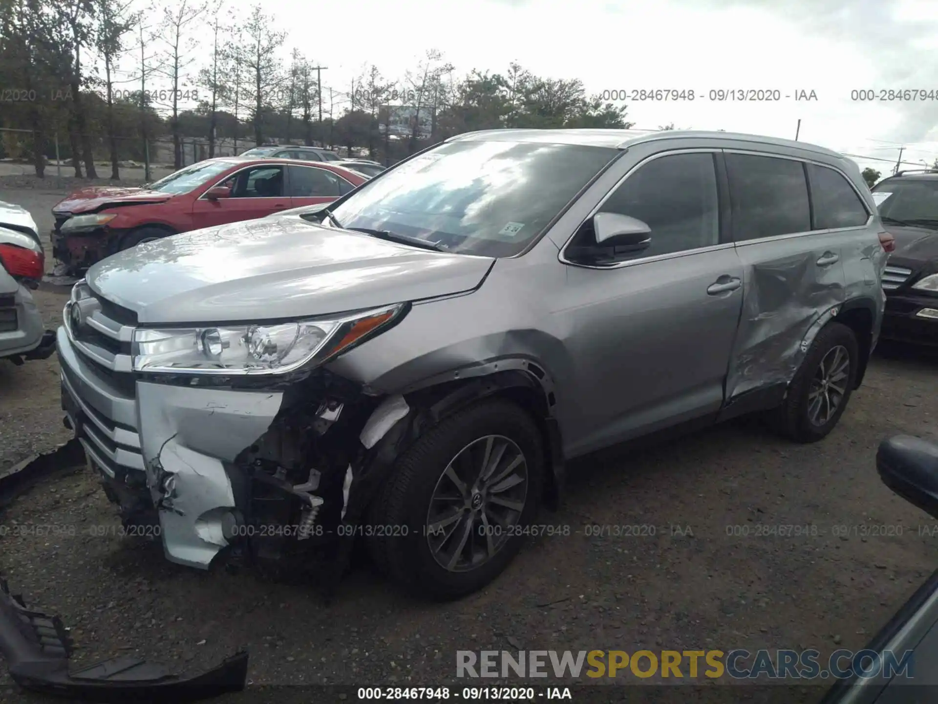 2 Photograph of a damaged car 5TDJZRFH3KS586978 TOYOTA HIGHLANDER 2019