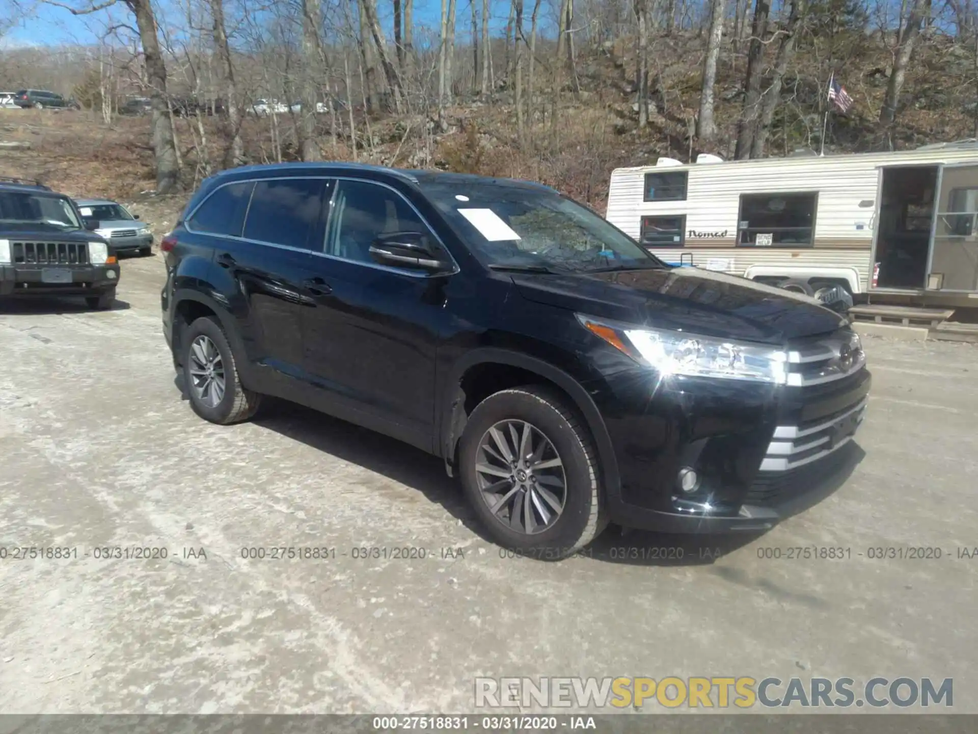 1 Photograph of a damaged car 5TDJZRFH3KS589203 TOYOTA HIGHLANDER 2019