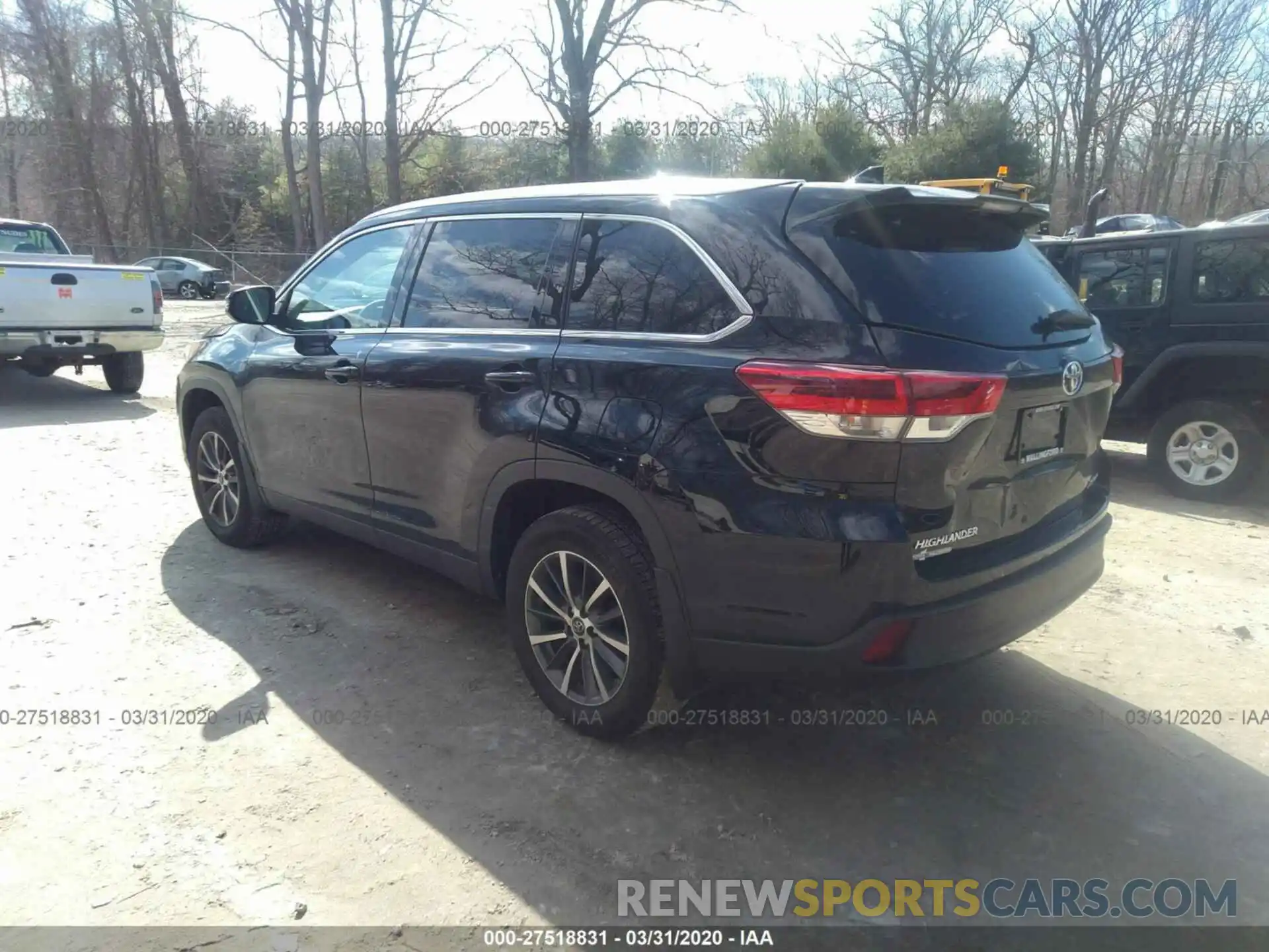 3 Photograph of a damaged car 5TDJZRFH3KS589203 TOYOTA HIGHLANDER 2019