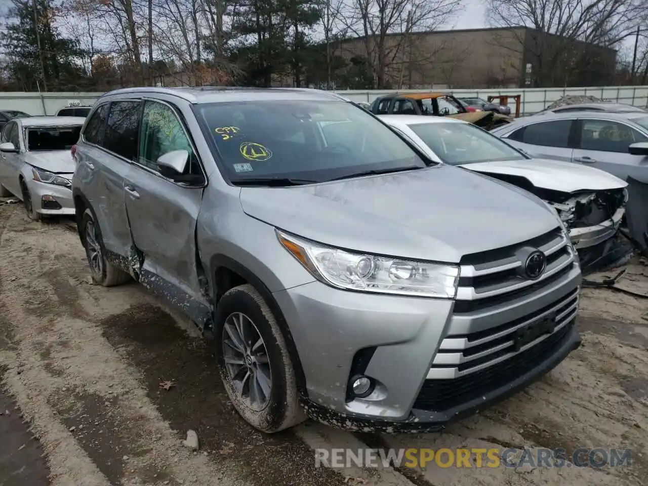 1 Photograph of a damaged car 5TDJZRFH3KS589573 TOYOTA HIGHLANDER 2019