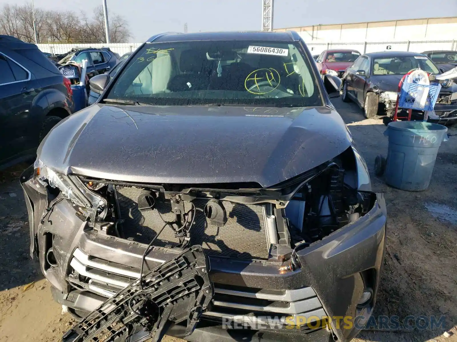 9 Photograph of a damaged car 5TDJZRFH3KS592148 TOYOTA HIGHLANDER 2019