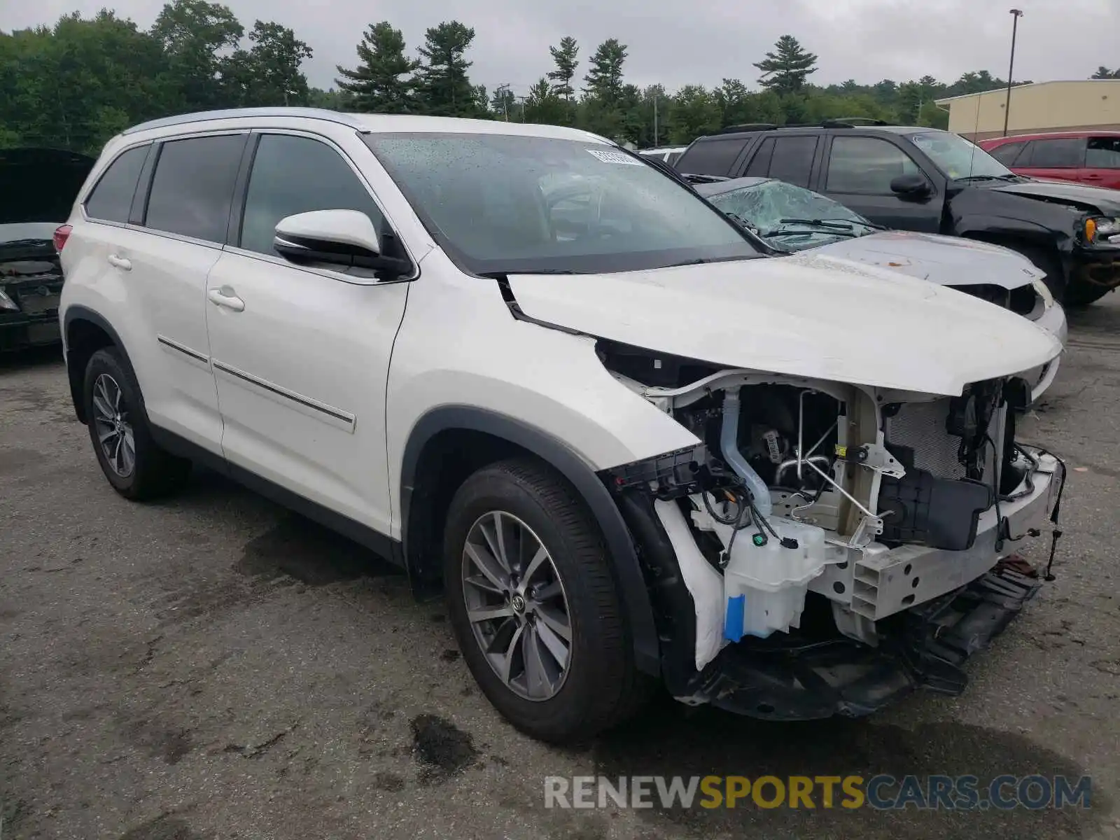 1 Photograph of a damaged car 5TDJZRFH3KS595079 TOYOTA HIGHLANDER 2019