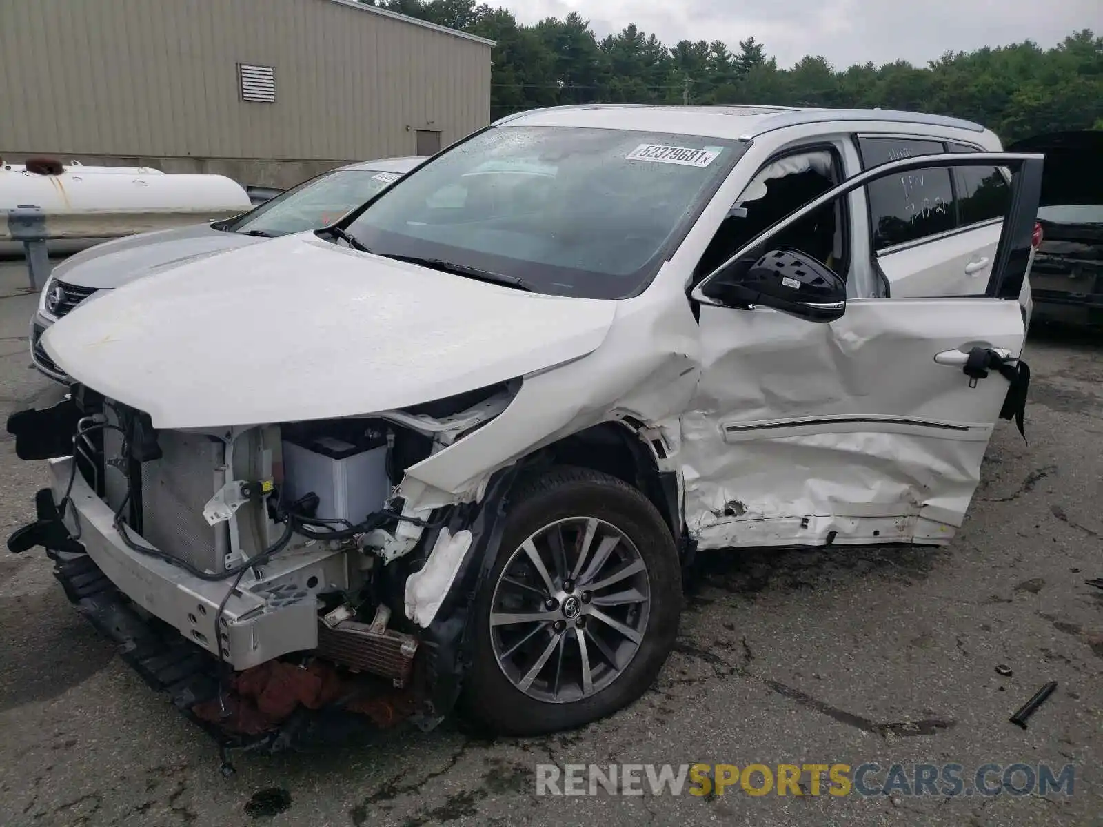 2 Photograph of a damaged car 5TDJZRFH3KS595079 TOYOTA HIGHLANDER 2019