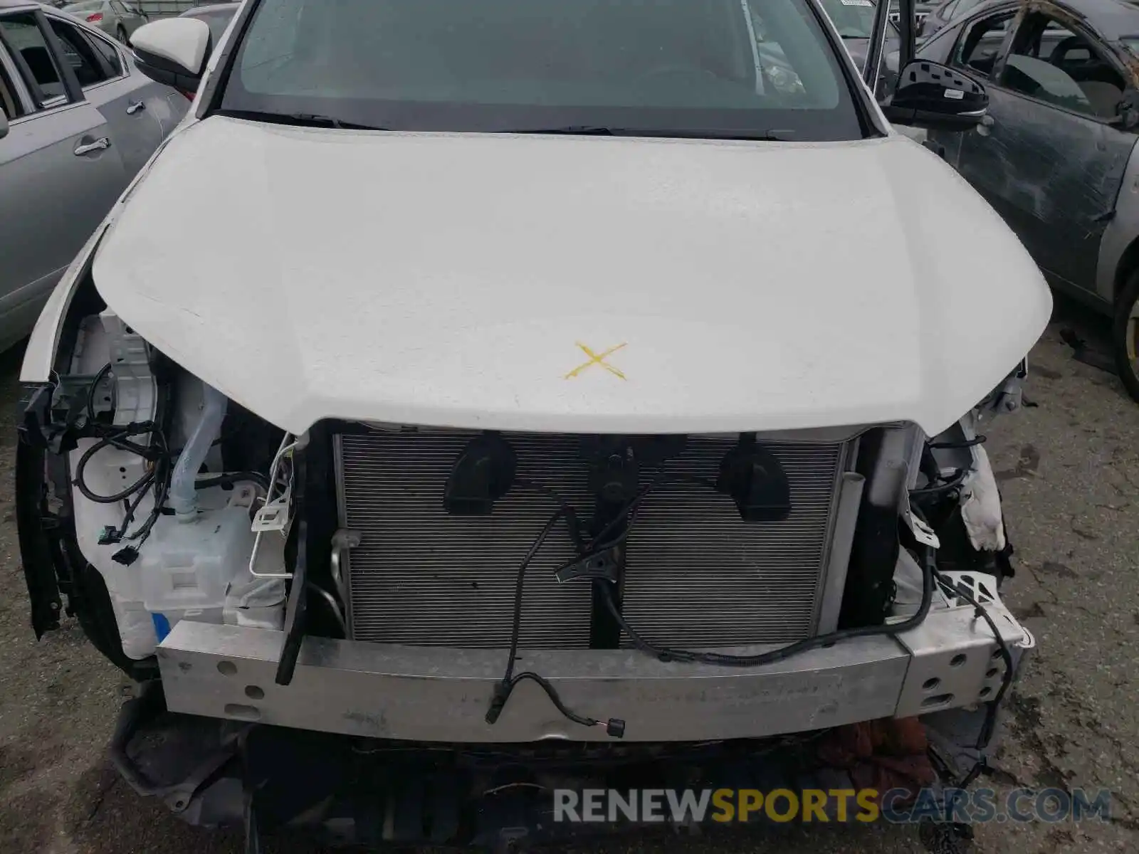 7 Photograph of a damaged car 5TDJZRFH3KS595079 TOYOTA HIGHLANDER 2019