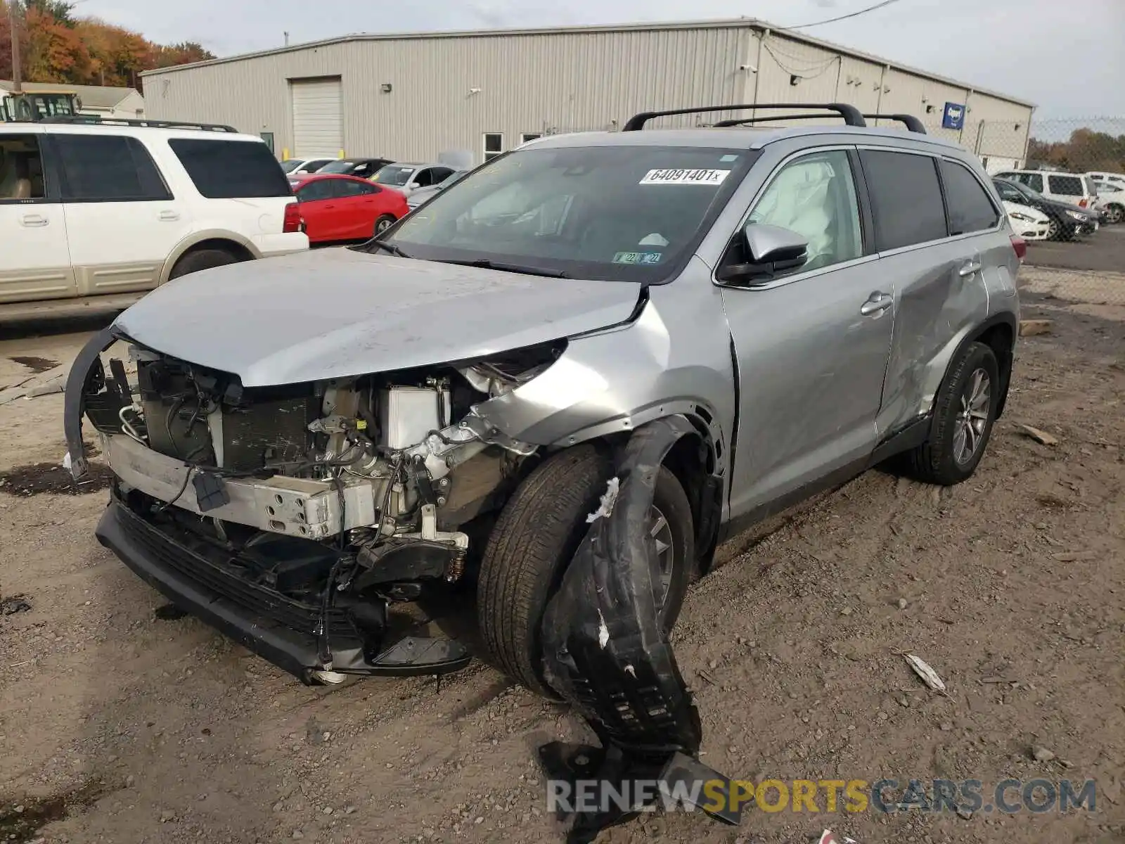 2 Photograph of a damaged car 5TDJZRFH3KS597947 TOYOTA HIGHLANDER 2019