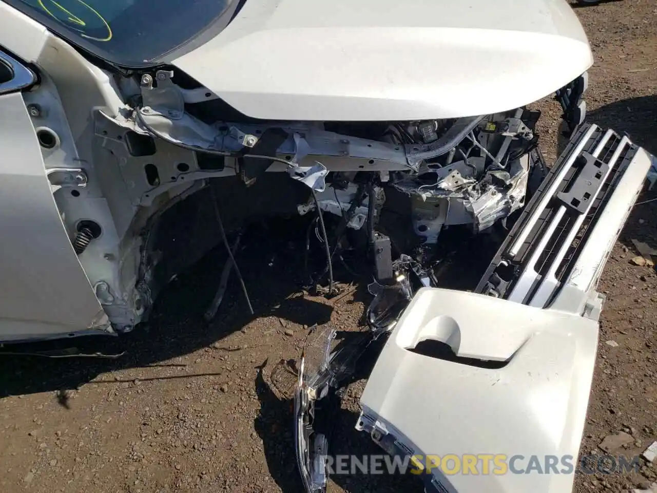 9 Photograph of a damaged car 5TDJZRFH3KS598659 TOYOTA HIGHLANDER 2019