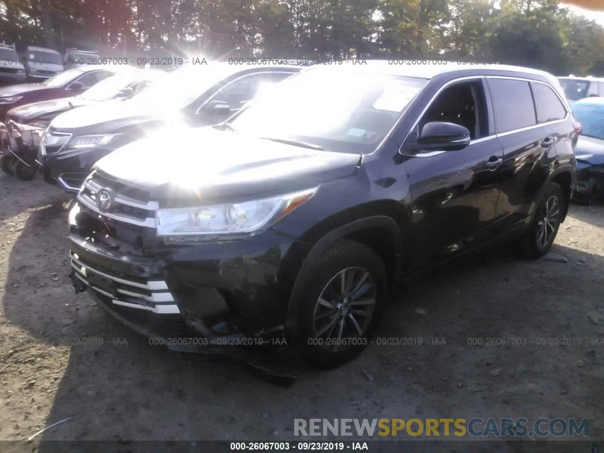 2 Photograph of a damaged car 5TDJZRFH3KS598709 TOYOTA HIGHLANDER 2019