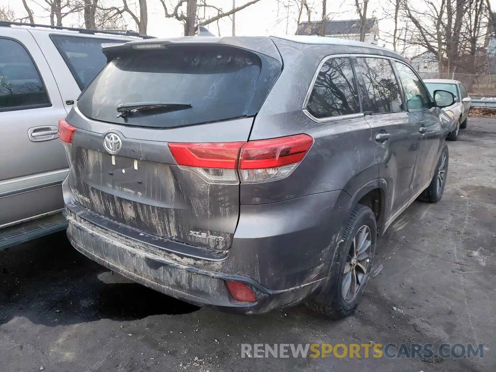 4 Фотография поврежденного автомобиля 5TDJZRFH3KS599424 TOYOTA HIGHLANDER 2019