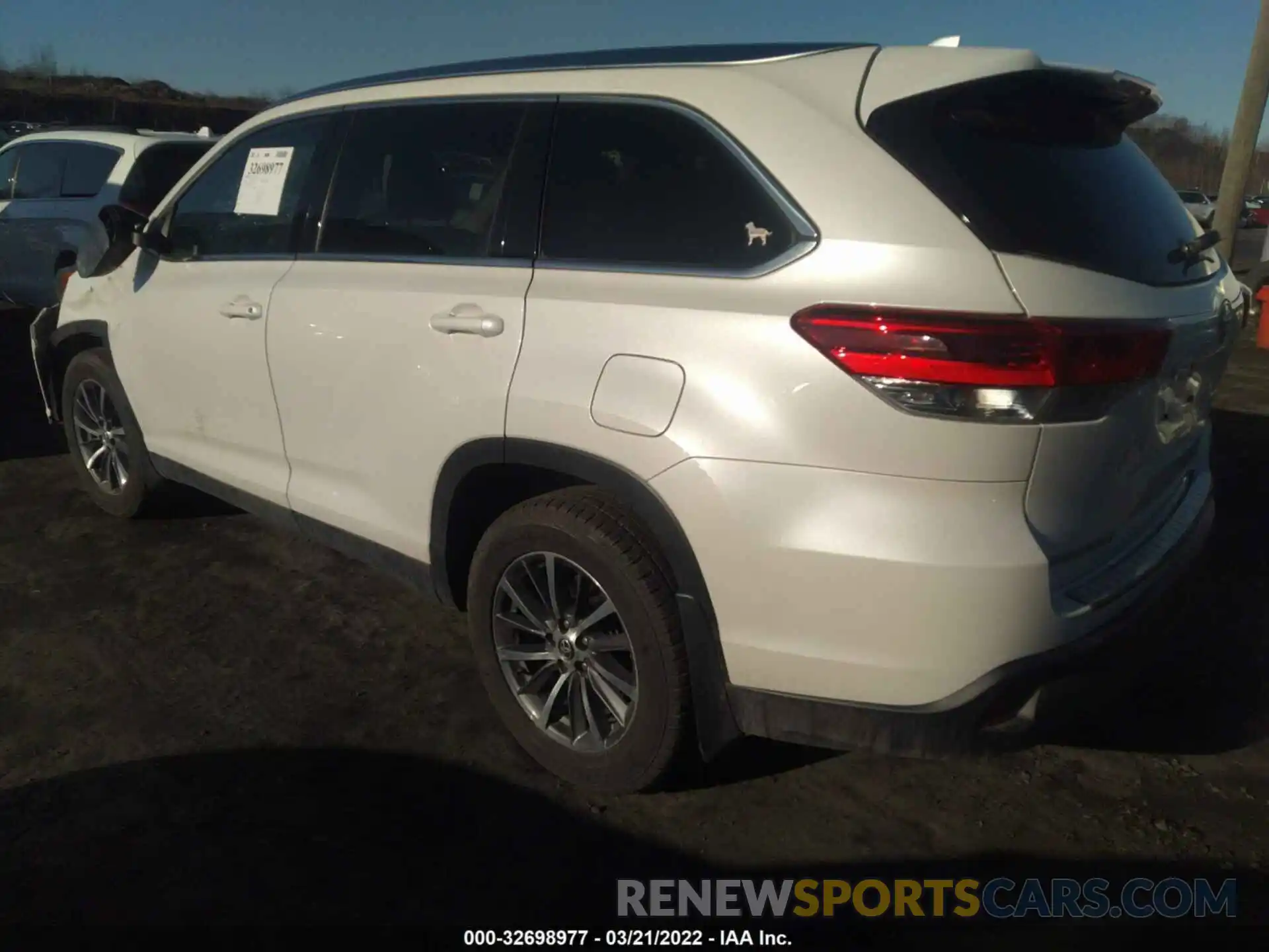 3 Фотография поврежденного автомобиля 5TDJZRFH3KS602385 TOYOTA HIGHLANDER 2019