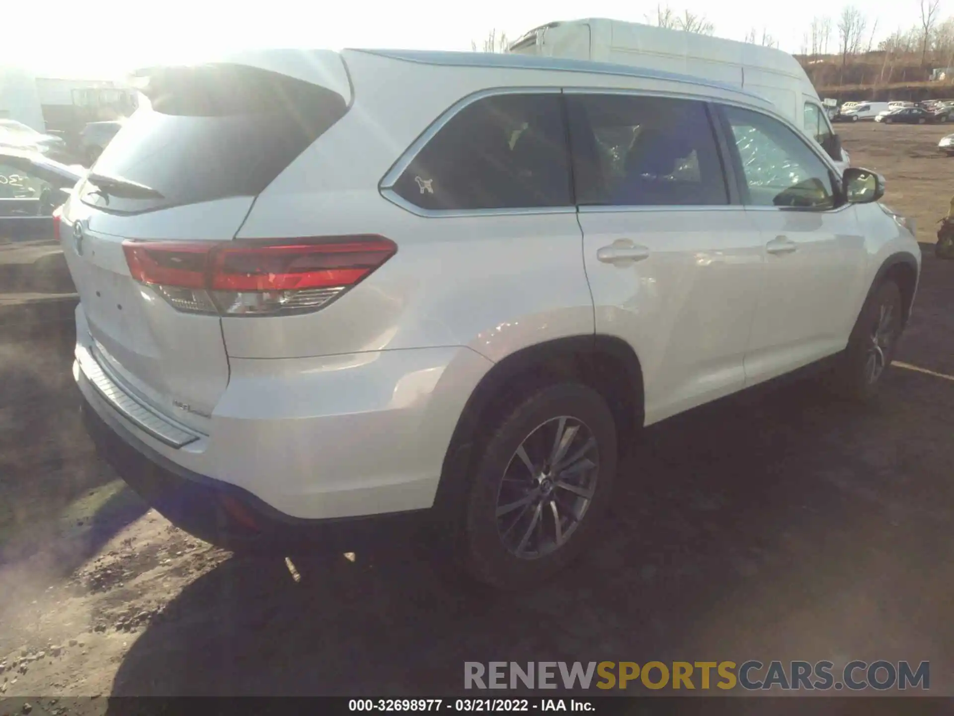 4 Фотография поврежденного автомобиля 5TDJZRFH3KS602385 TOYOTA HIGHLANDER 2019