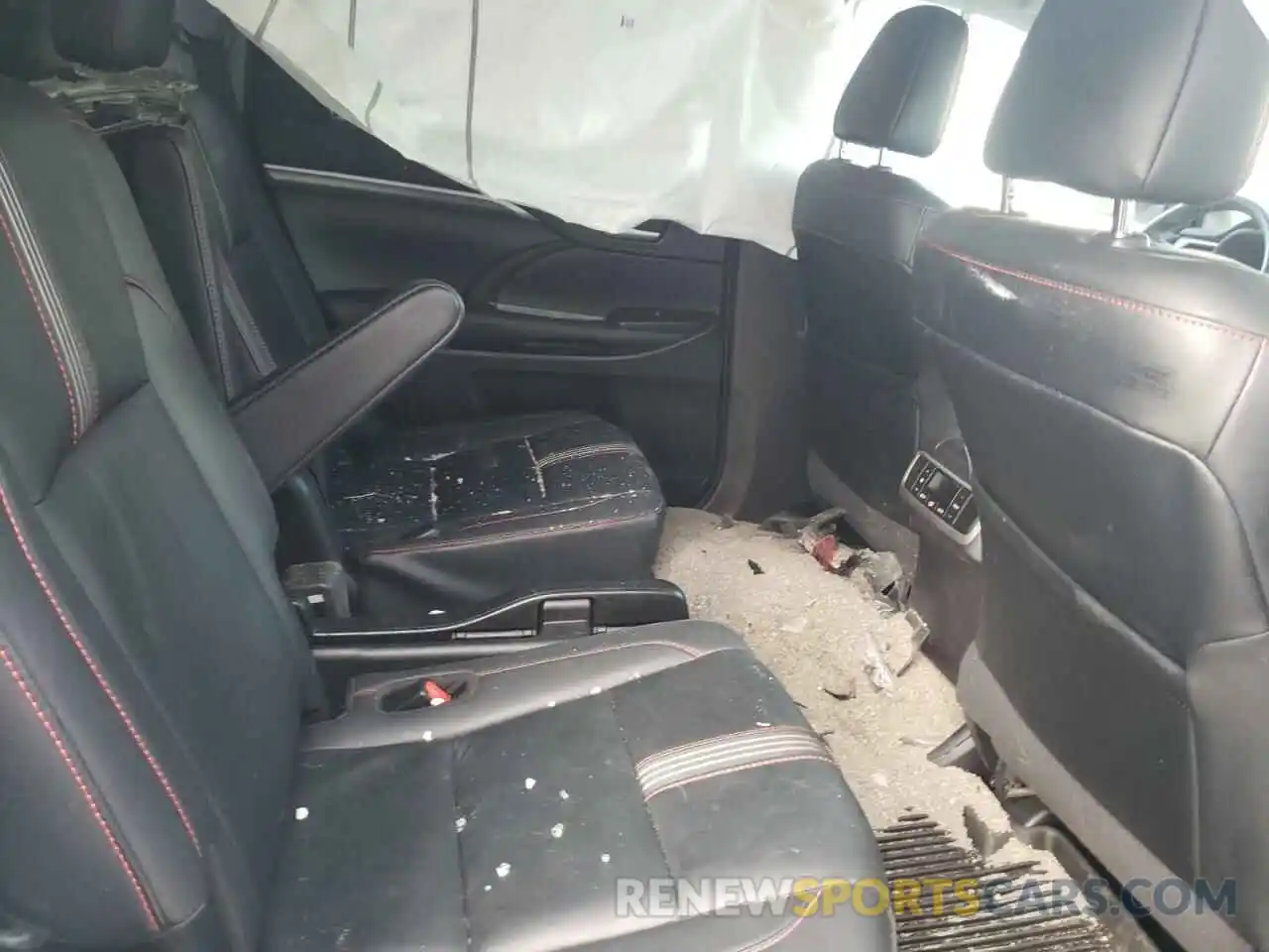 6 Photograph of a damaged car 5TDJZRFH3KS604525 TOYOTA HIGHLANDER 2019