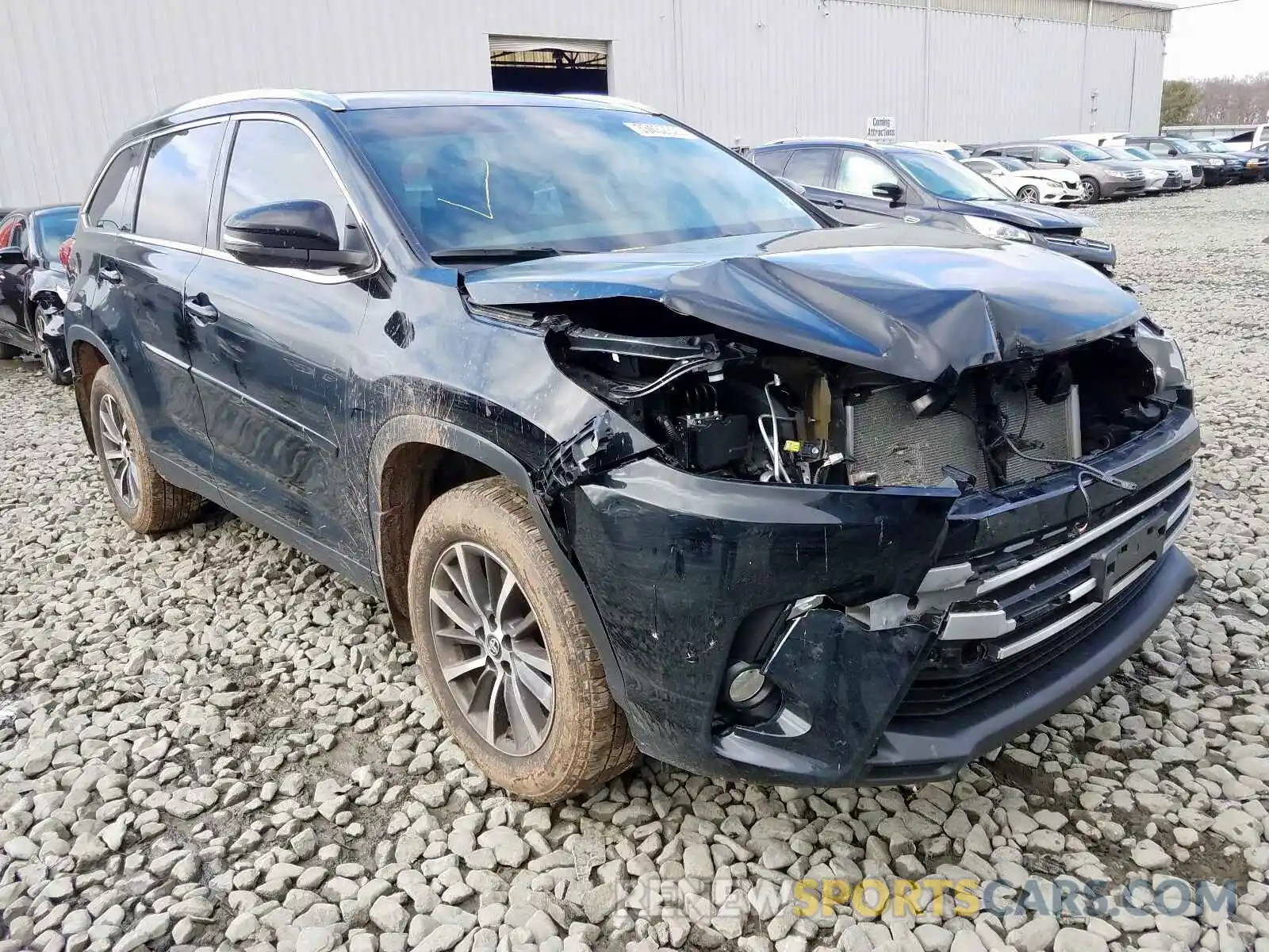 1 Photograph of a damaged car 5TDJZRFH3KS606968 TOYOTA HIGHLANDER 2019