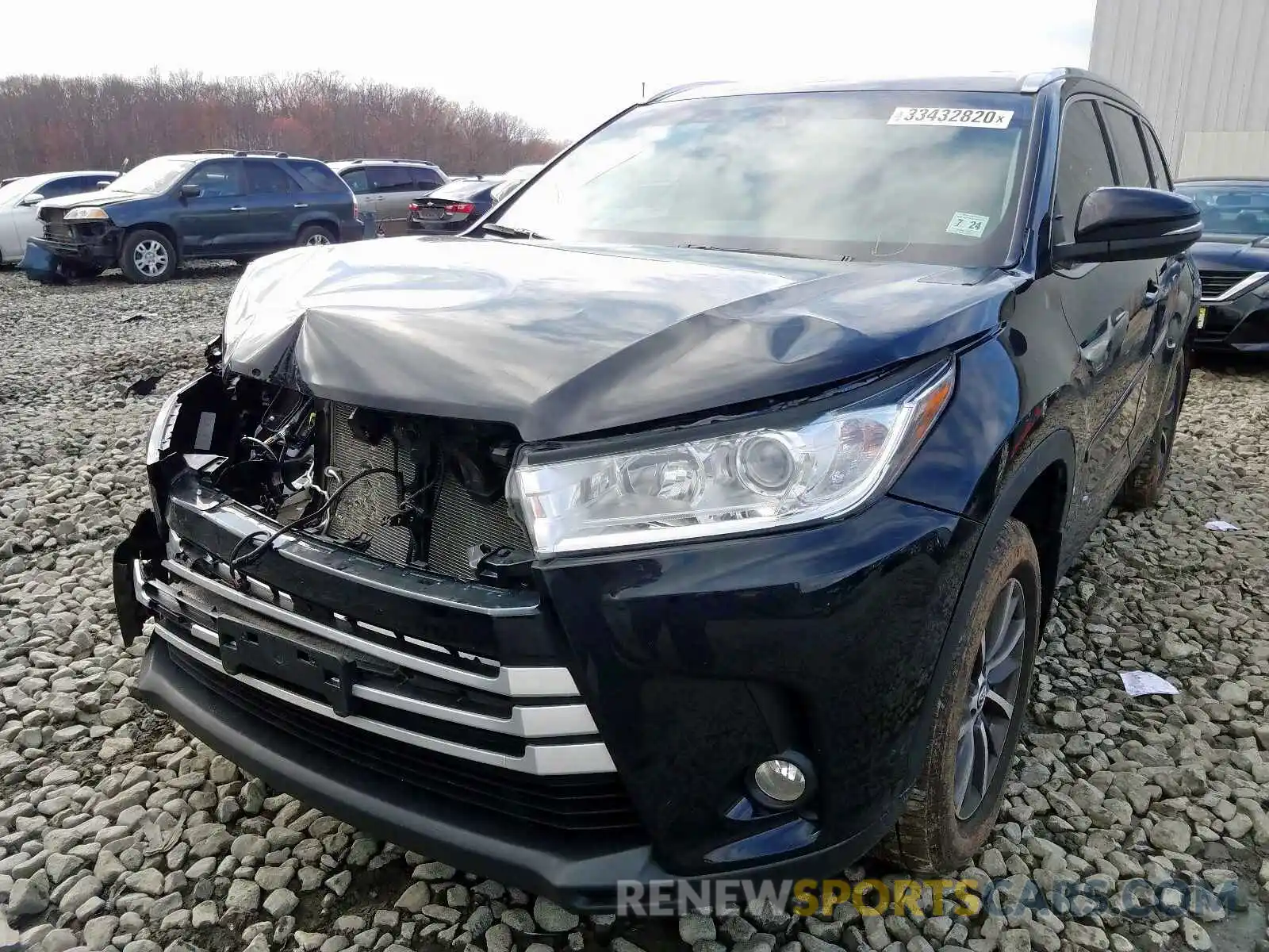 2 Photograph of a damaged car 5TDJZRFH3KS606968 TOYOTA HIGHLANDER 2019