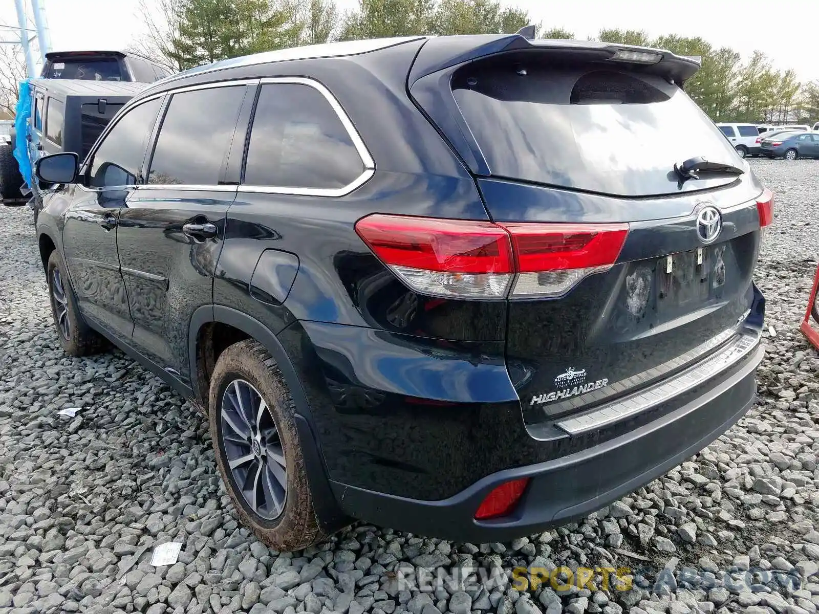 3 Photograph of a damaged car 5TDJZRFH3KS606968 TOYOTA HIGHLANDER 2019