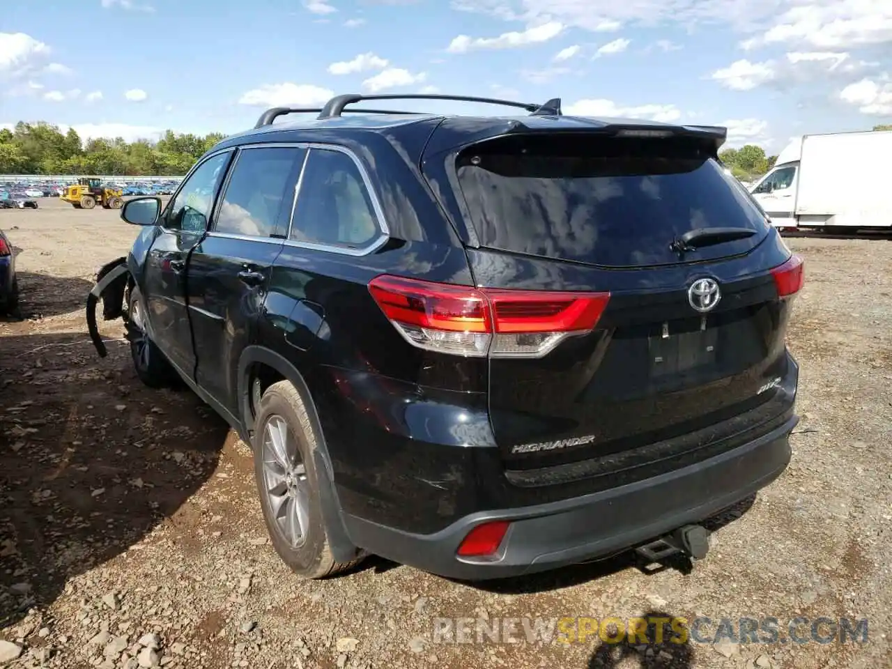 3 Photograph of a damaged car 5TDJZRFH3KS608249 TOYOTA HIGHLANDER 2019