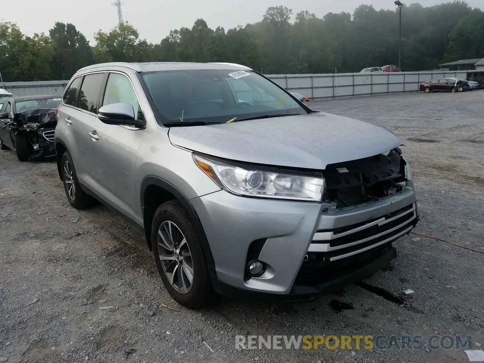 1 Photograph of a damaged car 5TDJZRFH3KS612544 TOYOTA HIGHLANDER 2019