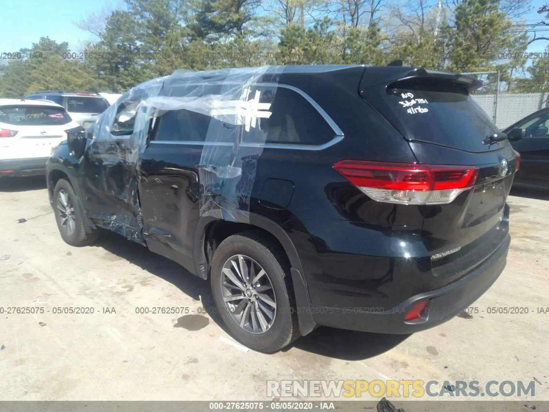 3 Photograph of a damaged car 5TDJZRFH3KS614472 TOYOTA HIGHLANDER 2019