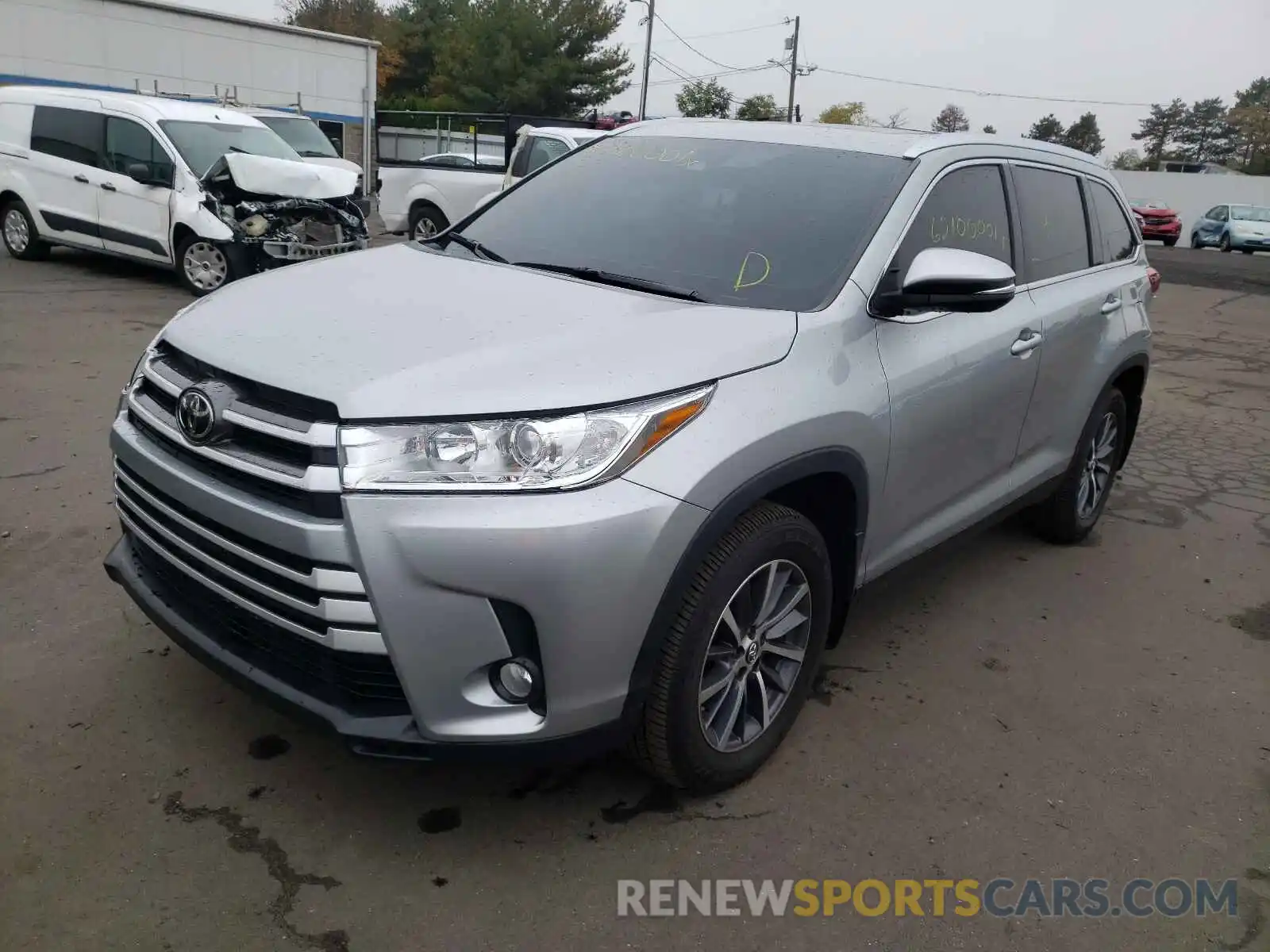 2 Photograph of a damaged car 5TDJZRFH3KS616920 TOYOTA HIGHLANDER 2019