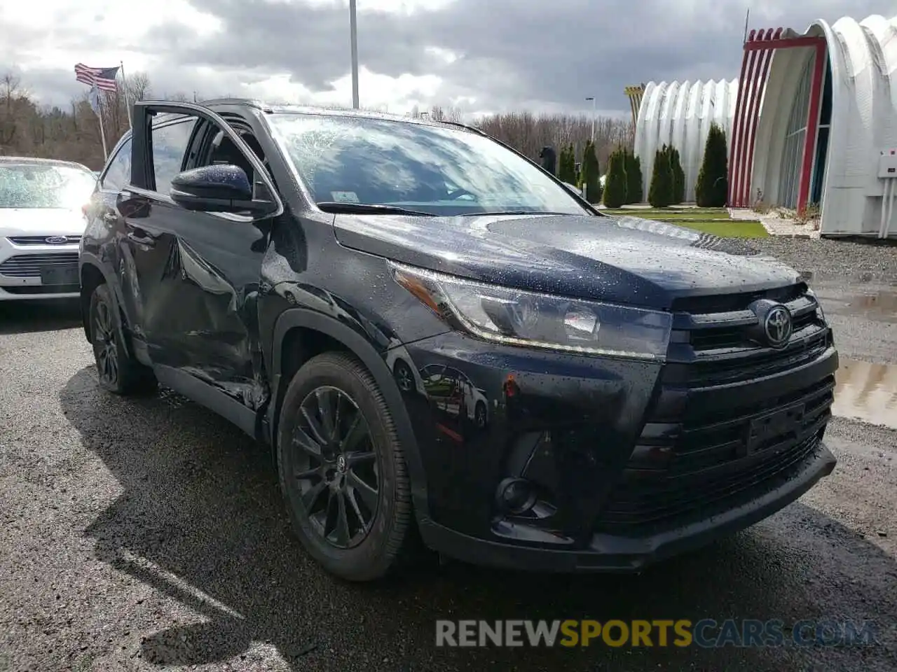 1 Photograph of a damaged car 5TDJZRFH3KS619090 TOYOTA HIGHLANDER 2019