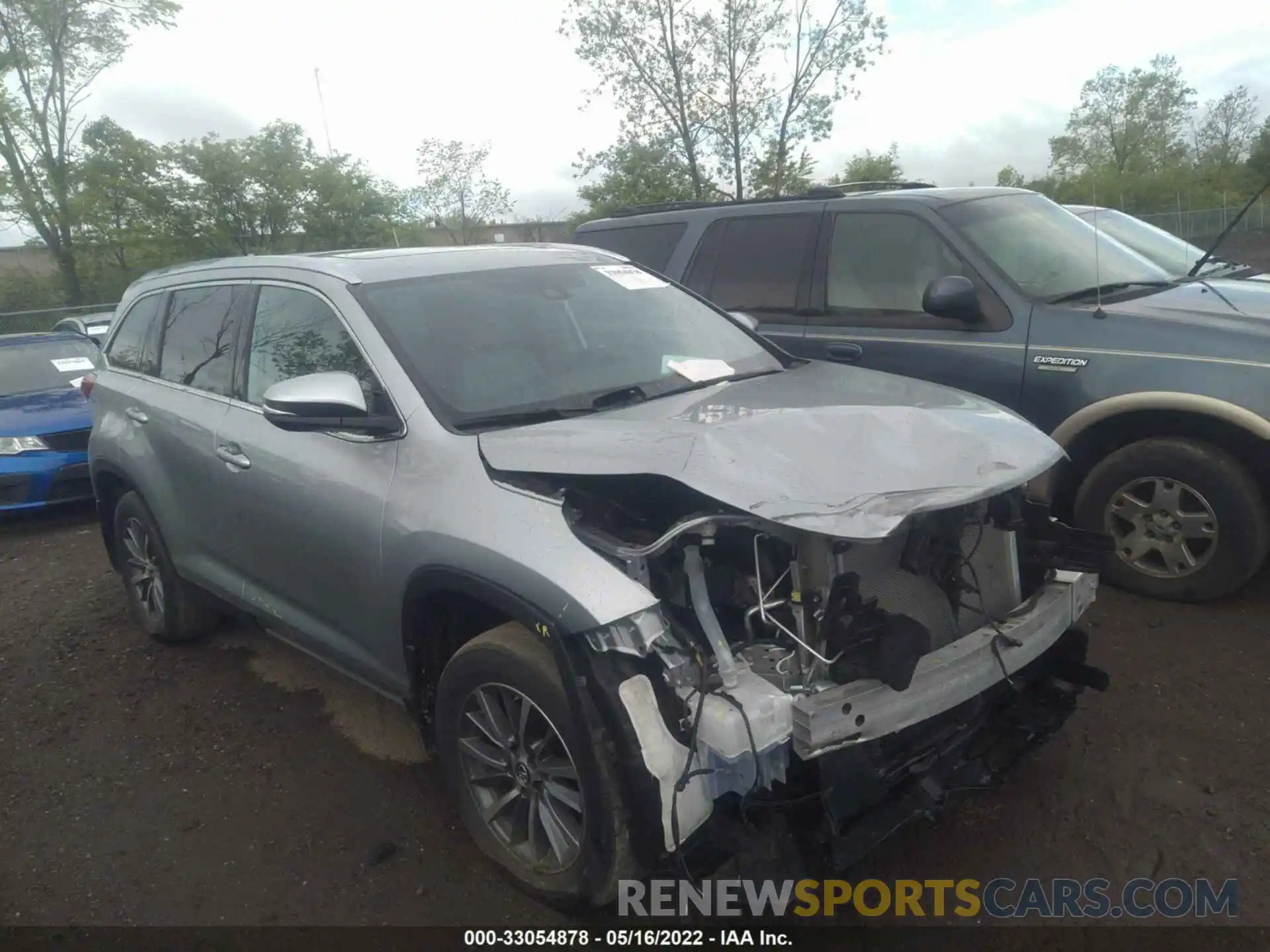 1 Photograph of a damaged car 5TDJZRFH3KS619588 TOYOTA HIGHLANDER 2019